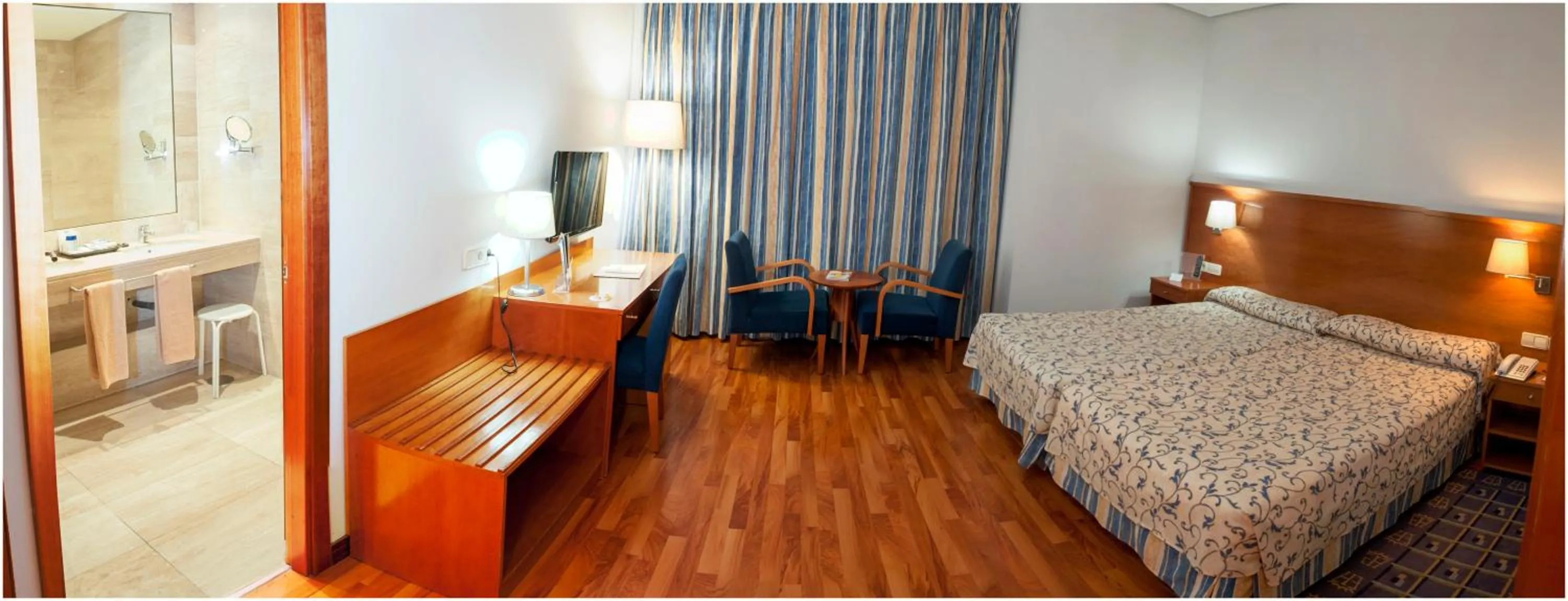 Photo of the whole room, Bed in Extremadura Hotel