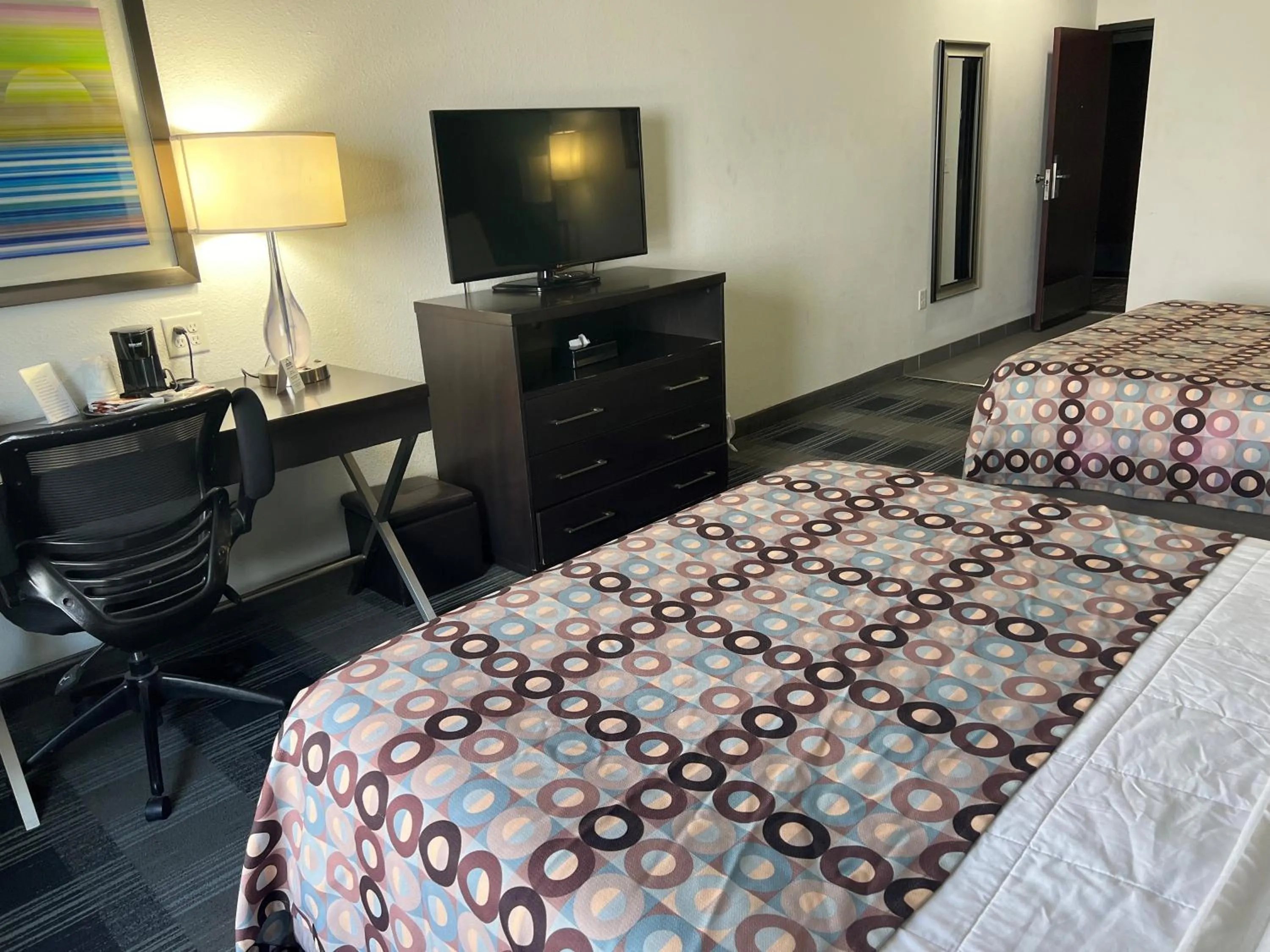 Bed in Days Inn by Wyndham Alva