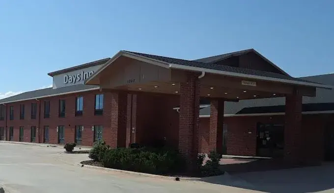Property building in Days Inn by Wyndham Alva Property building in Days Inn by Wyndham Alva