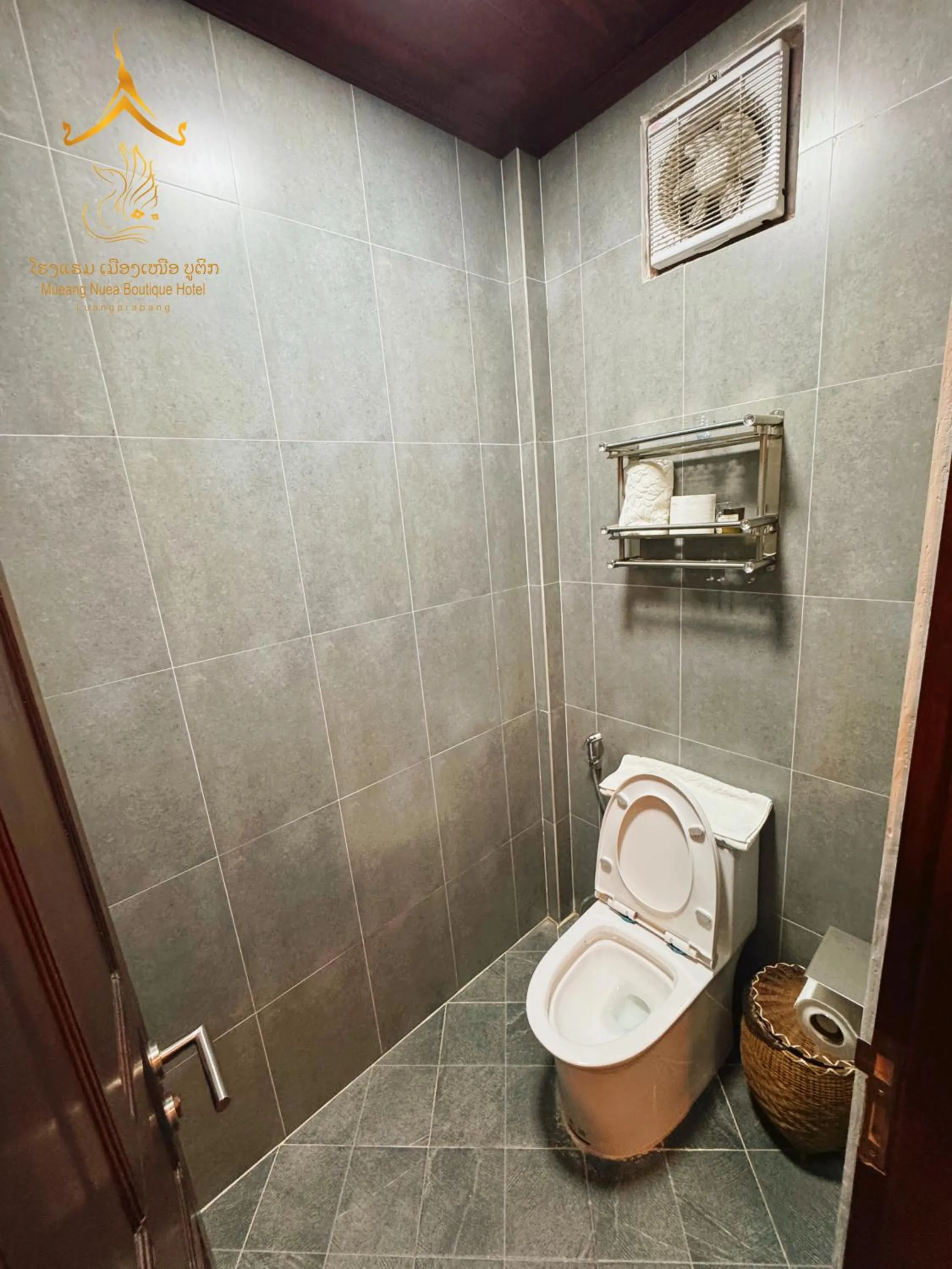 Toilet in Mueang Nuea Boutique Hotel