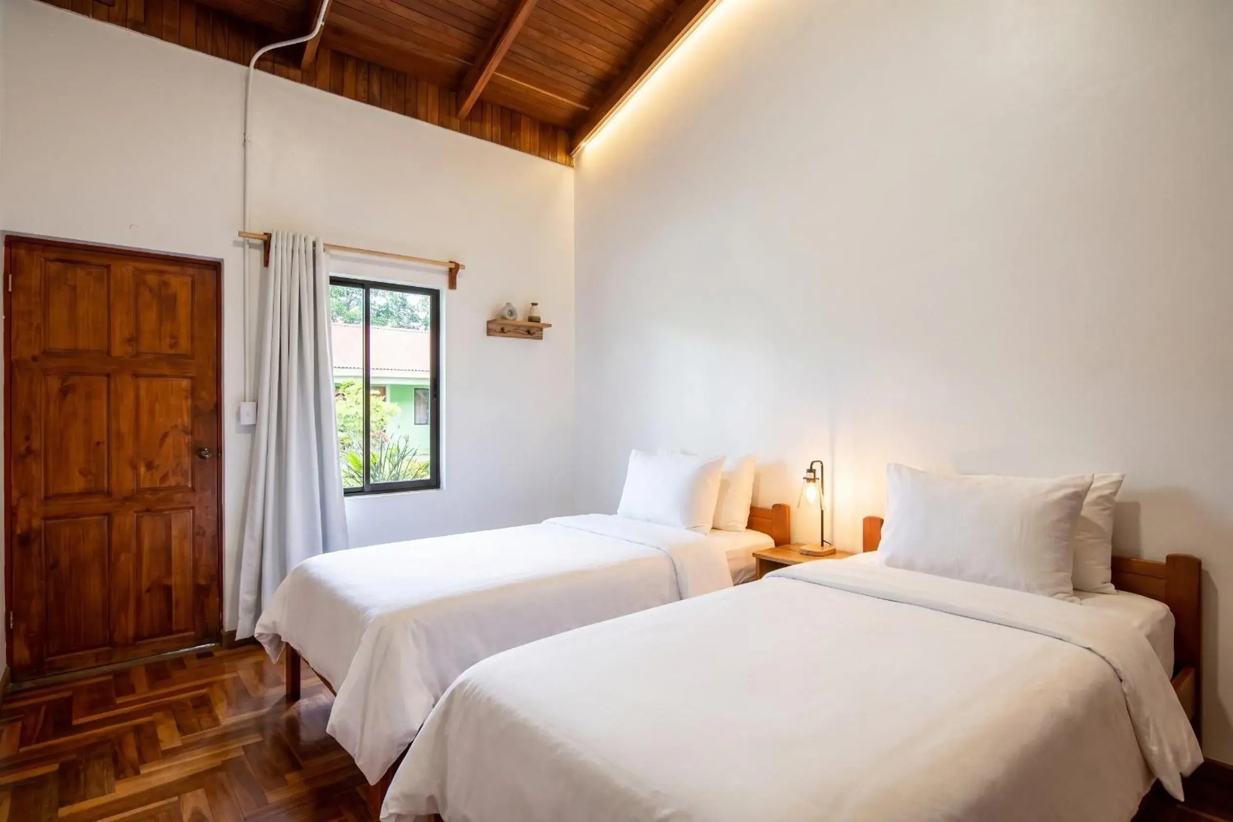 Double or Twin Room - single occupancy in Off the Grid Monteverde Double or Twin Room - single occupancy in Off the Grid Monteverde