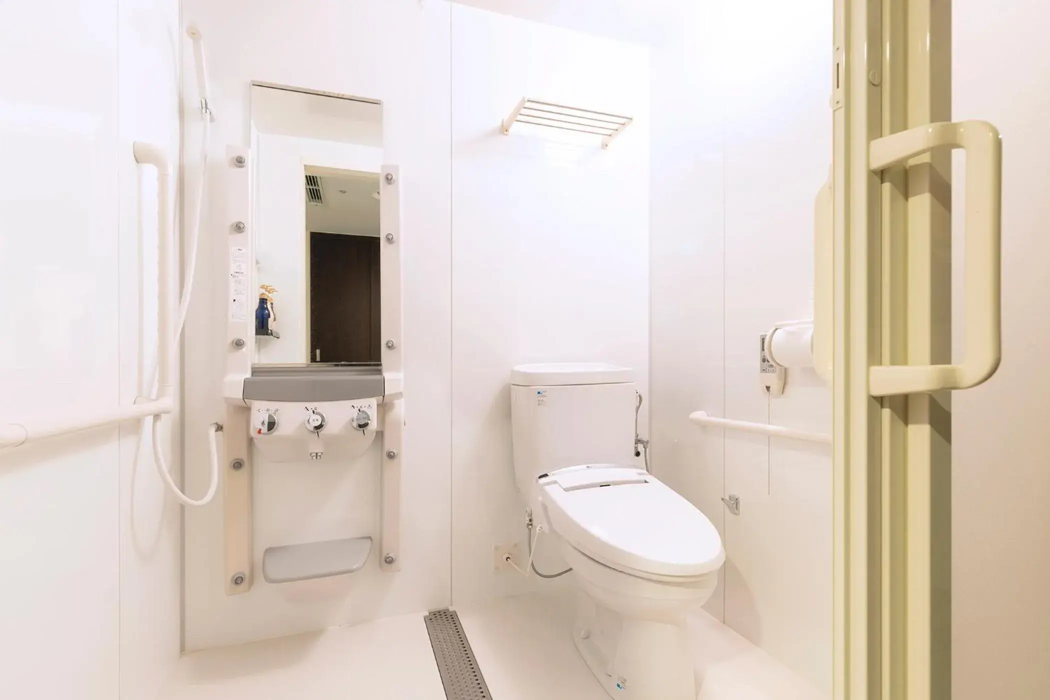 Standard Twin barrier-free room for 3 people - Non-Smoking - Shower Only in TAOYA Hakone Standard Twin barrier-free room for 3 people - Non-Smoking - Shower Only in TAOYA Hakone
