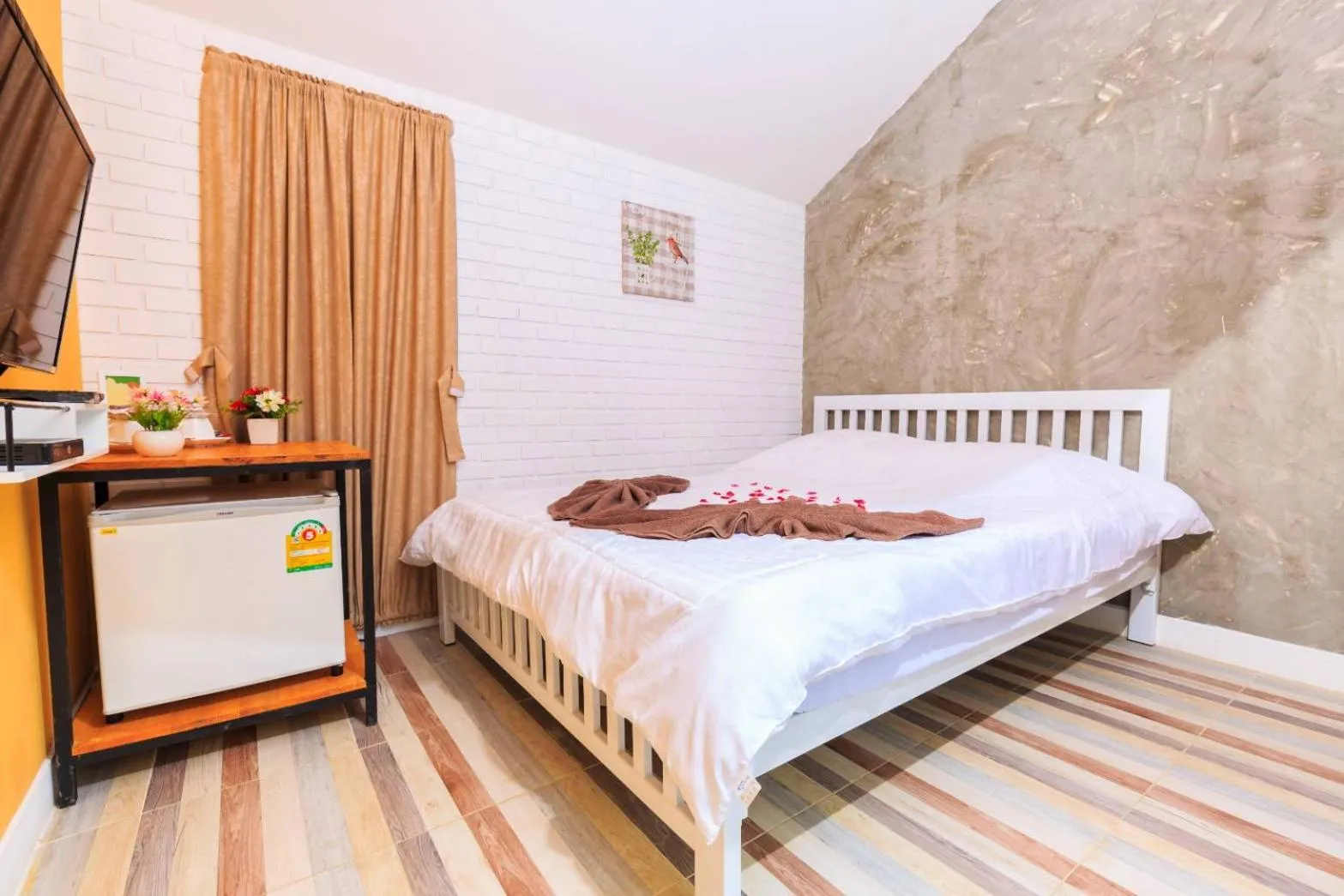 Budget Double Room in V Village Hotel Saraburi