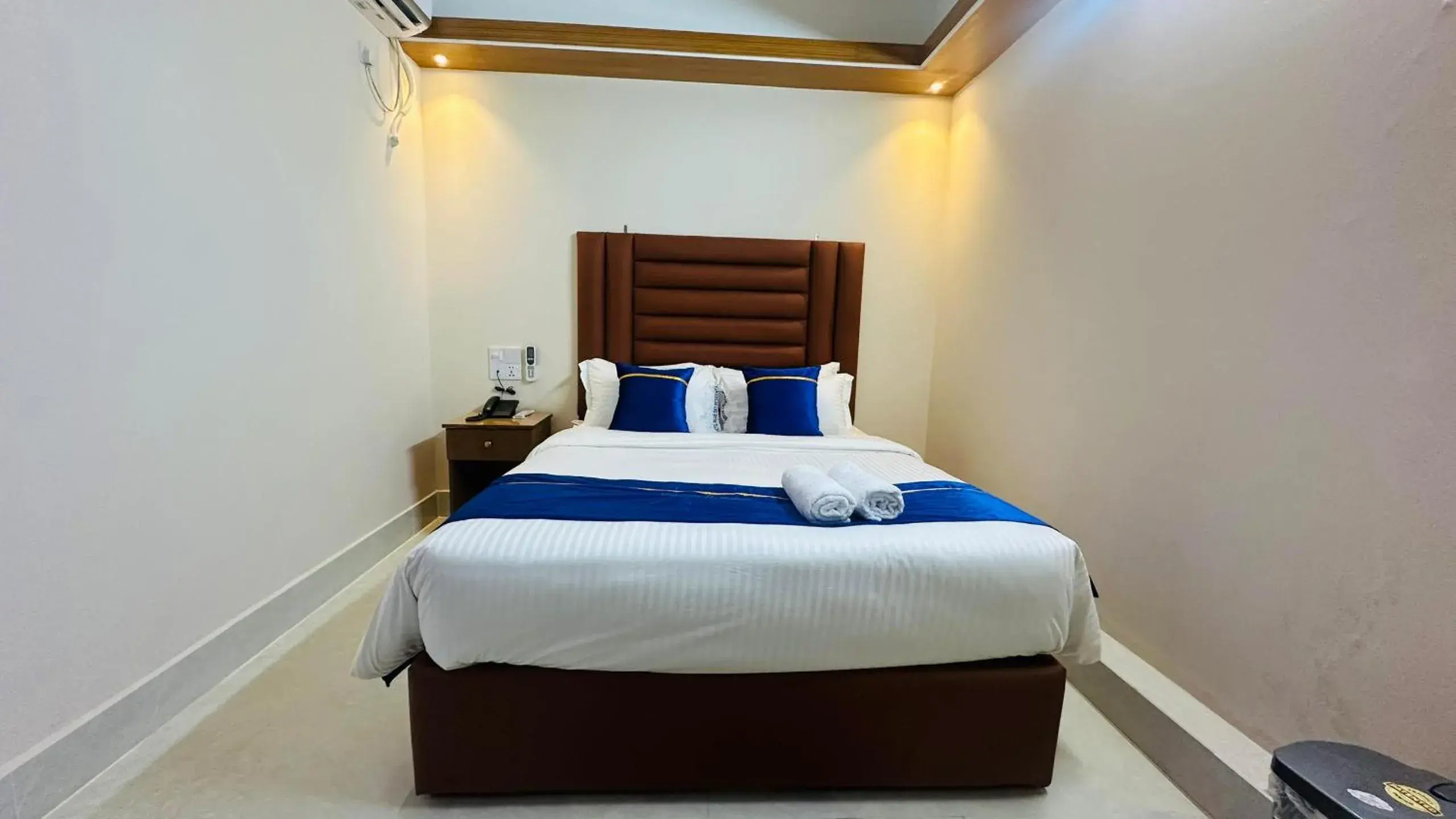 Deluxe Double Room - single occupancy in Hotel Blue Sky Mirpur Deluxe Double Room - single occupancy in Hotel Blue Sky Mirpur