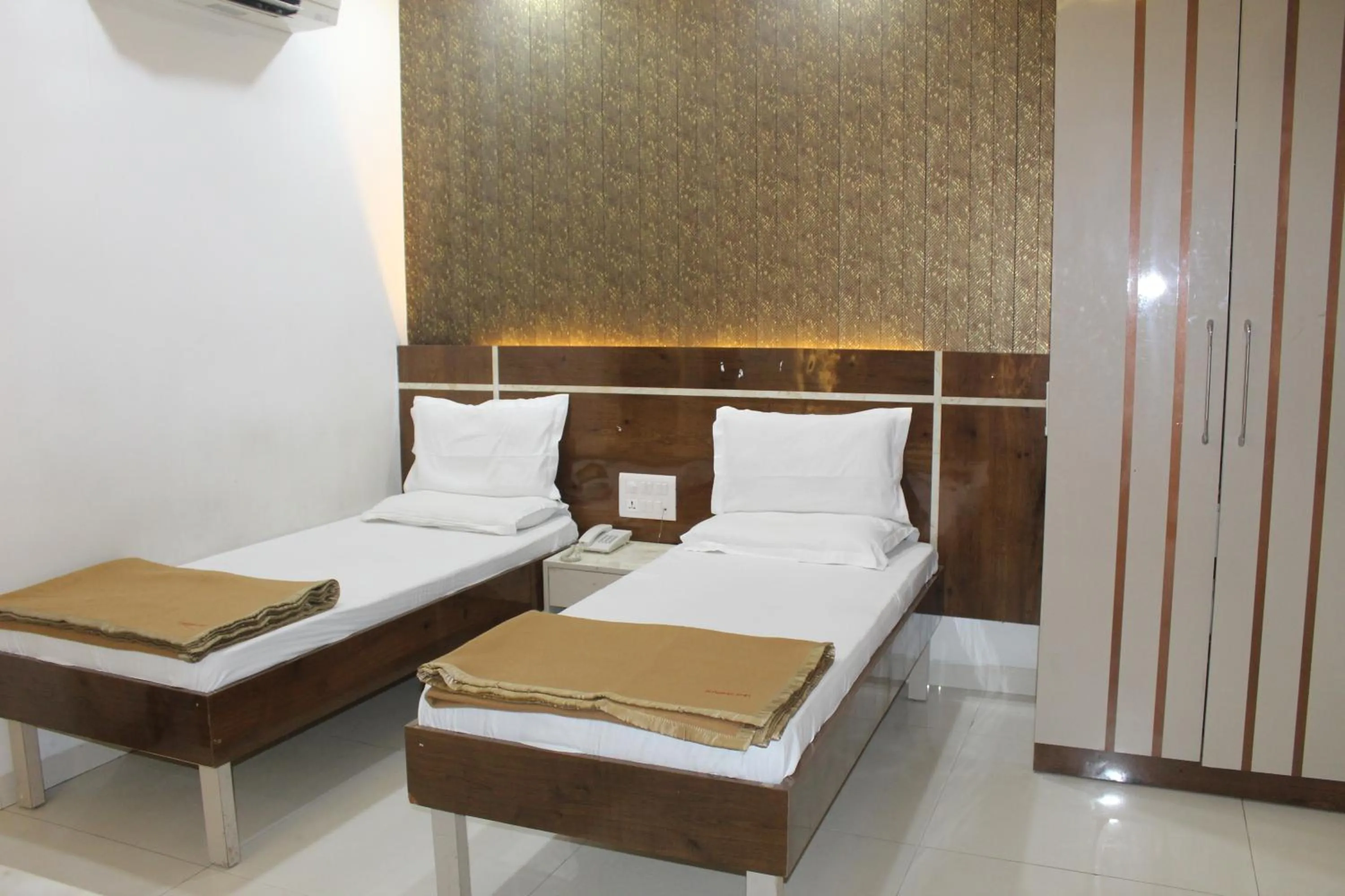 Bed in Flourish Stay Saket near Max Hospital