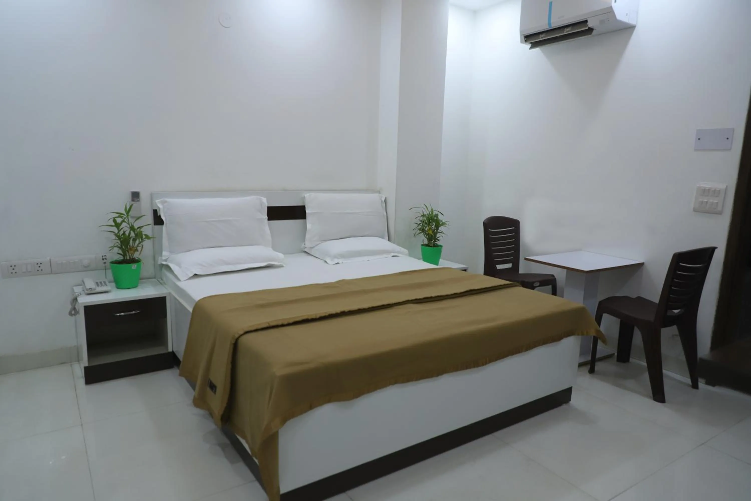 Bedroom, Bed in Flourish Stay Saket near Max Hospital