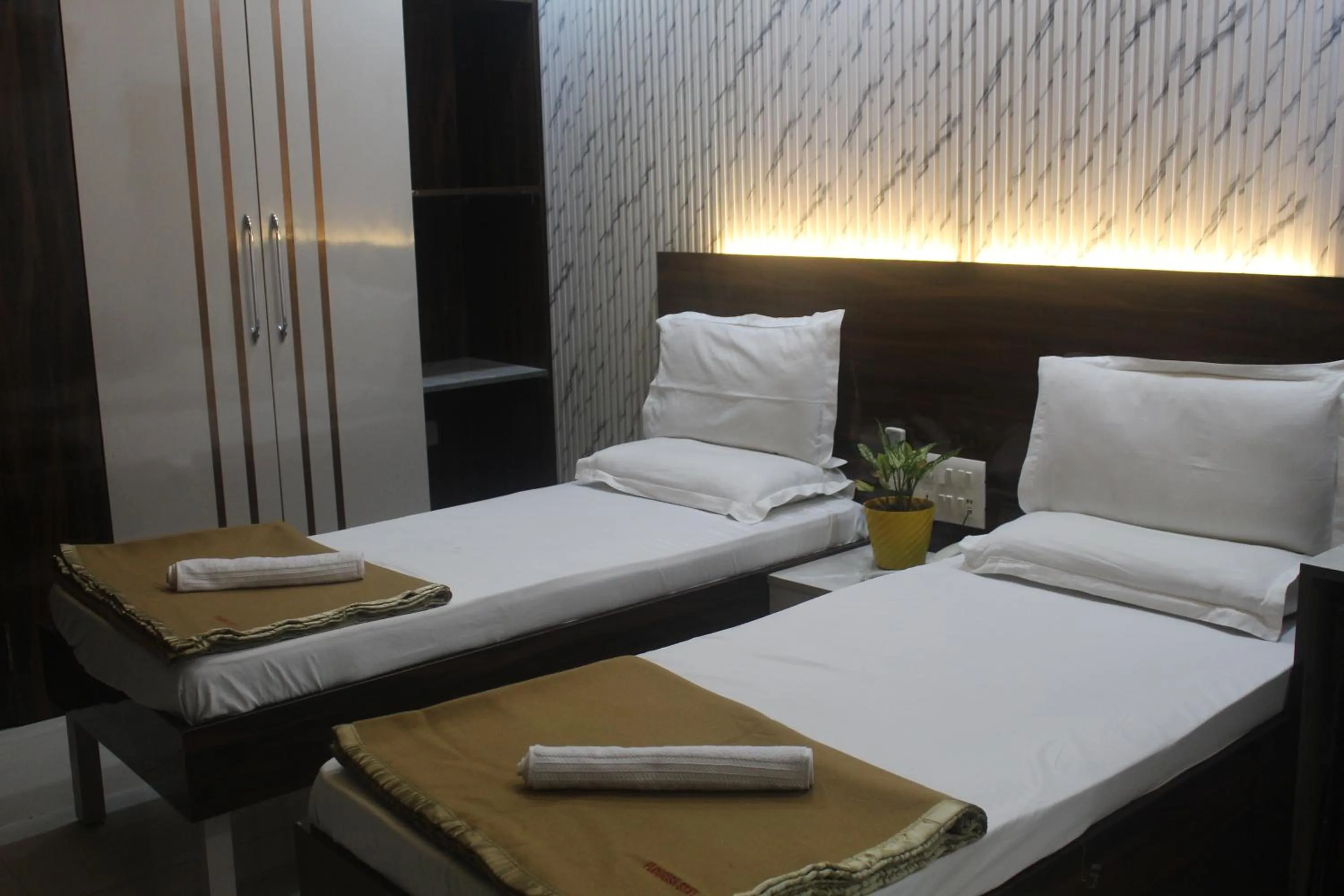 Photo of the whole room, Bed in Flourish Stay Saket near Max Hospital