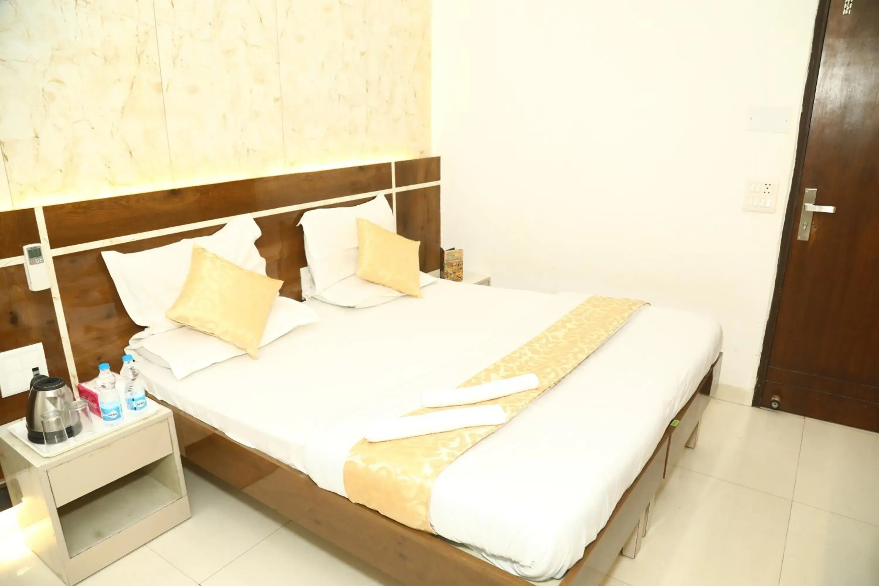 Standard Double Room - single occupancy in Flourish Stay Saket near Max Hospital Standard Double Room - single occupancy in Flourish Stay Saket near Max Hospital