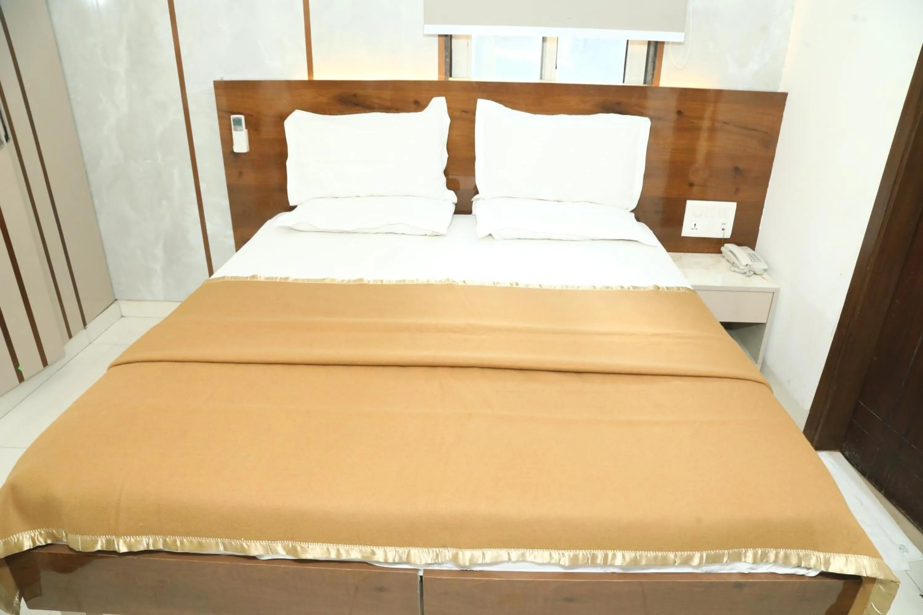 Photo of the whole room, Bed in Flourish Stay Saket near Max Hospital