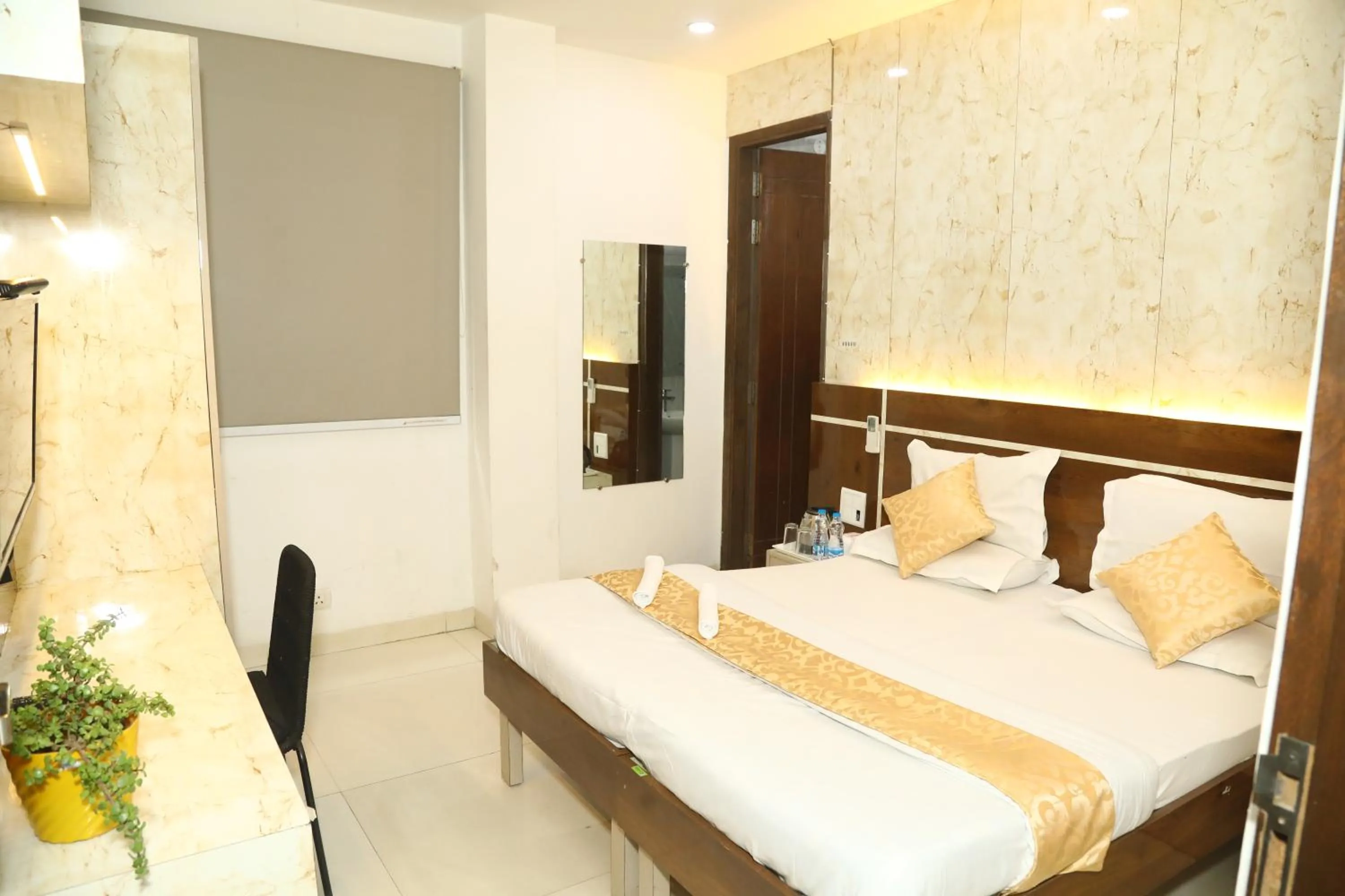Photo of the whole room, Bed in Flourish Stay Saket near Max Hospital