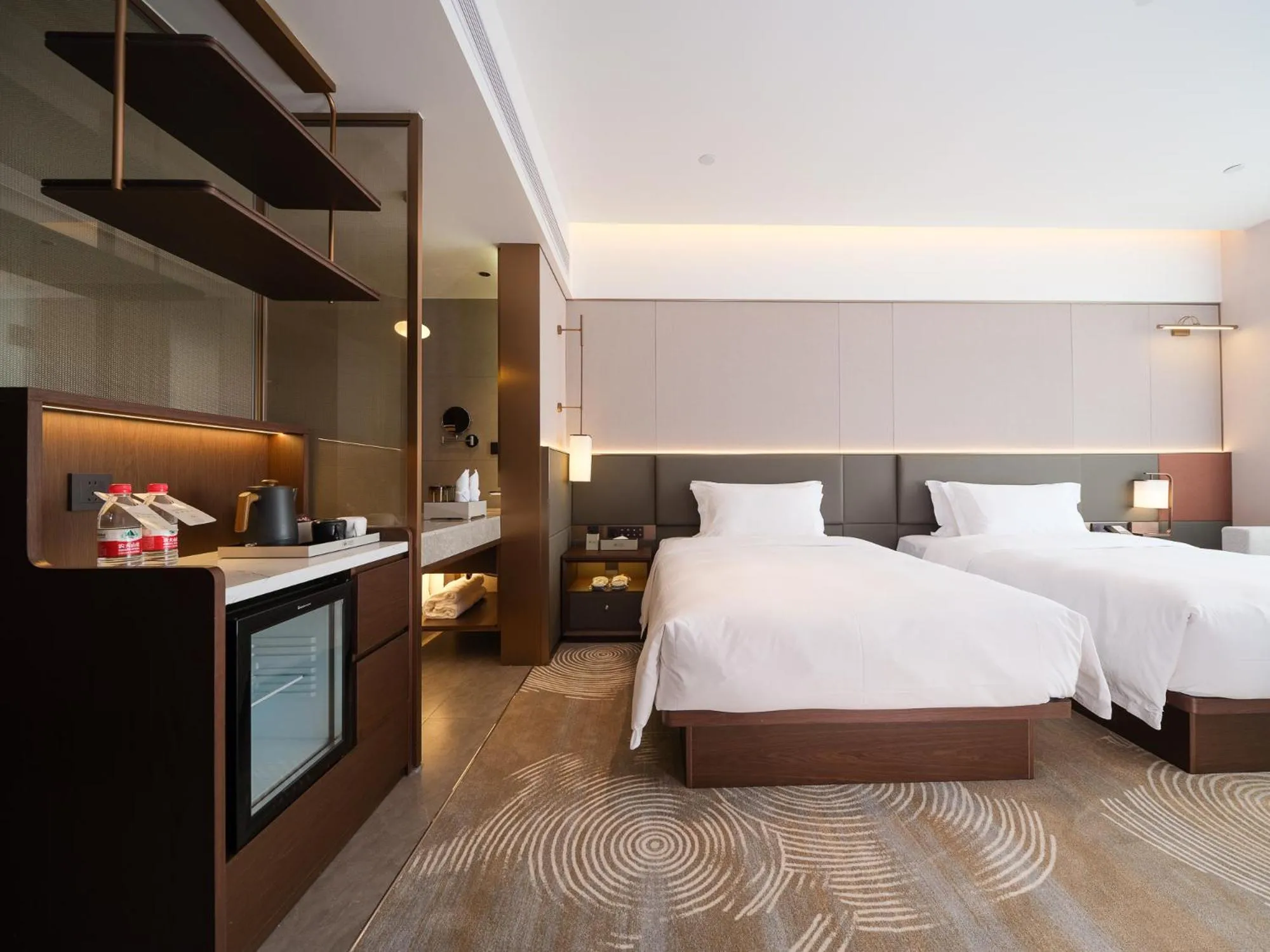 Photo of the whole room, Bed in SINOKAI International Hotel