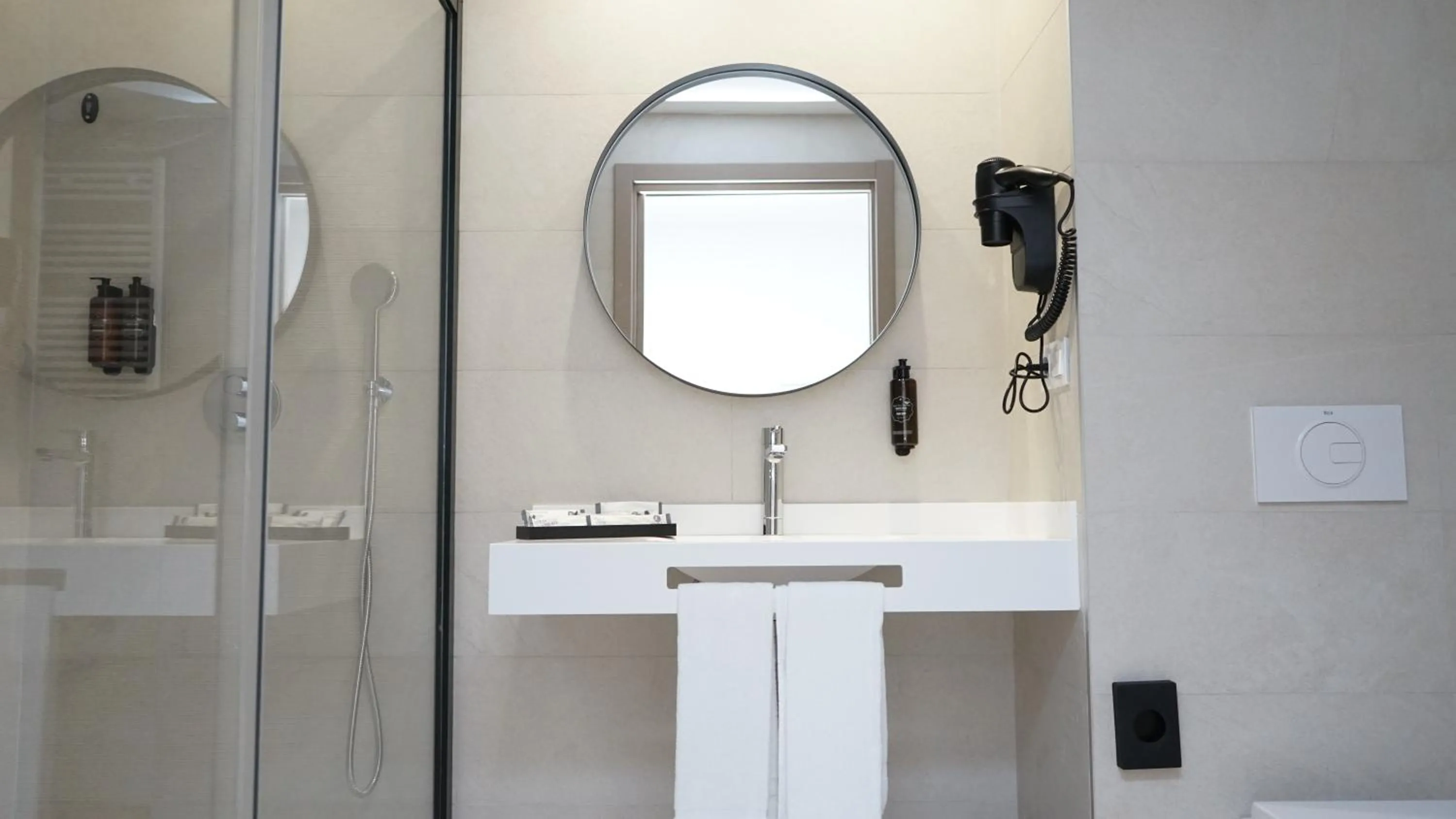 Bathroom in Hotel BCL Podium La Nucia