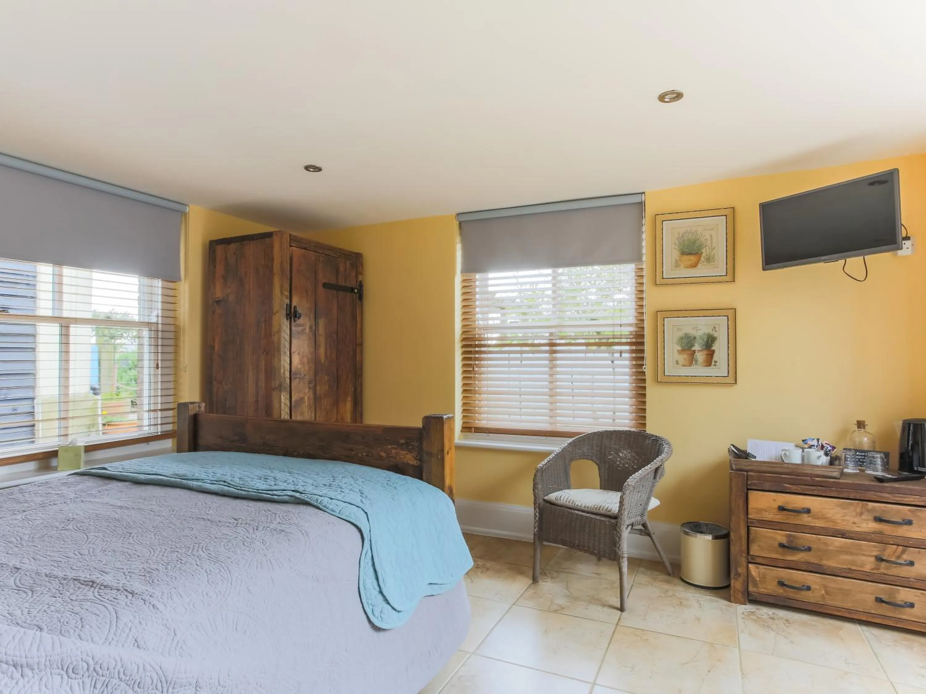 Bedroom, Bed in Point Farm
