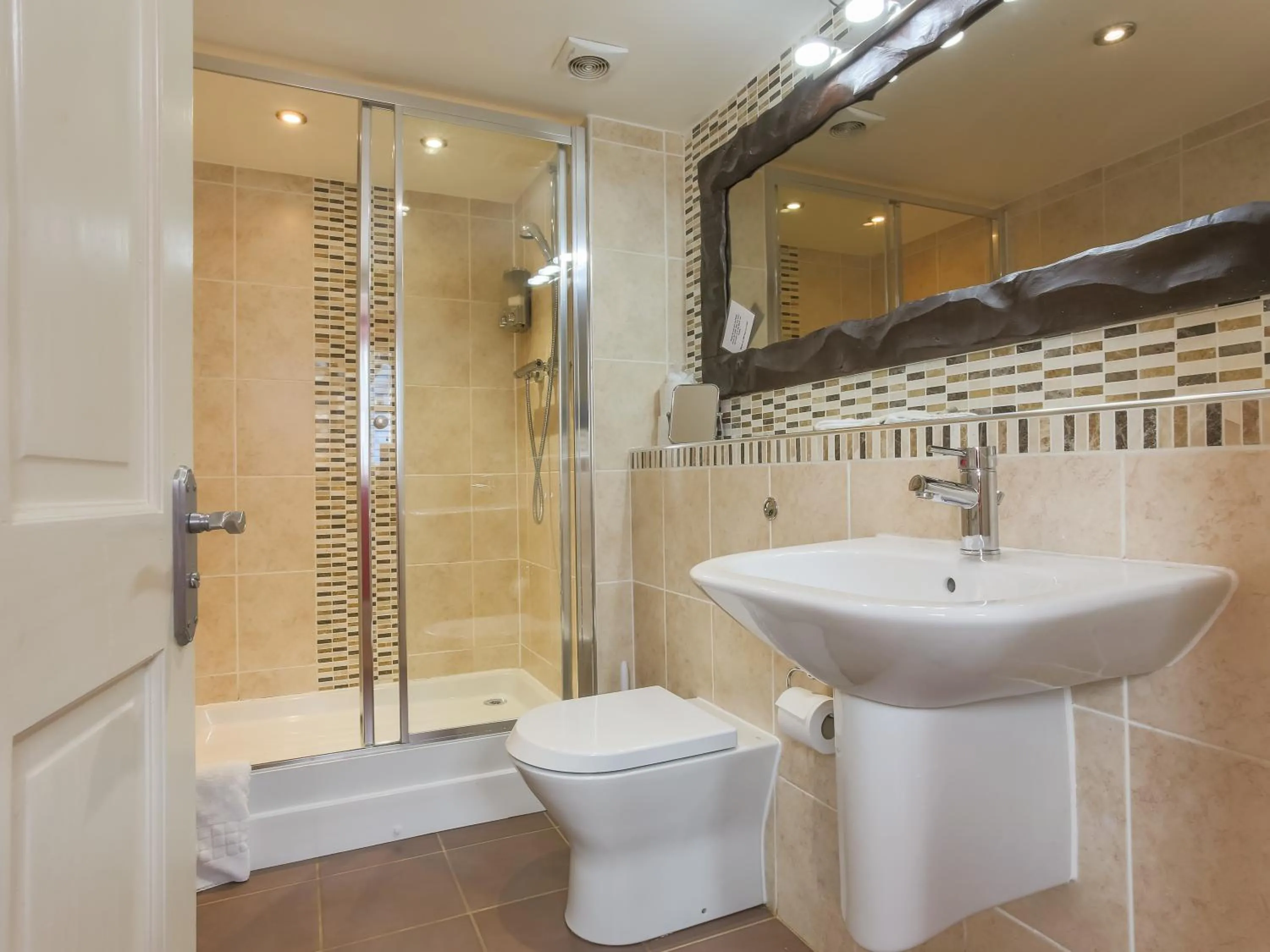 Shower in Point Farm