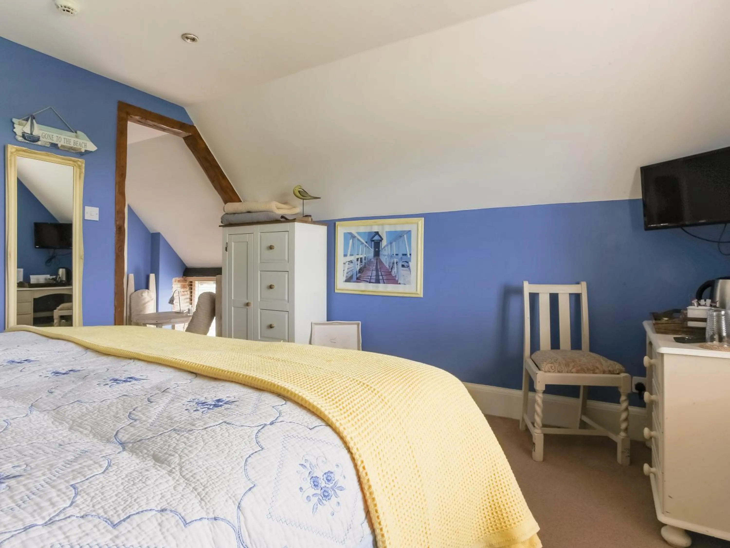 Bed in Point Farm