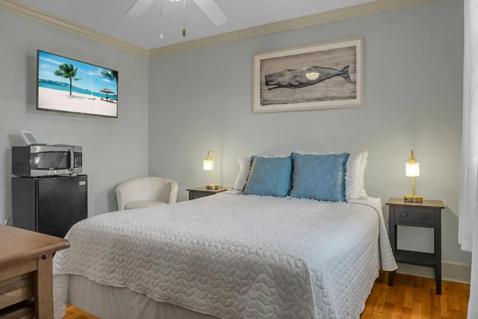 Bed in Carolina Beach Inn