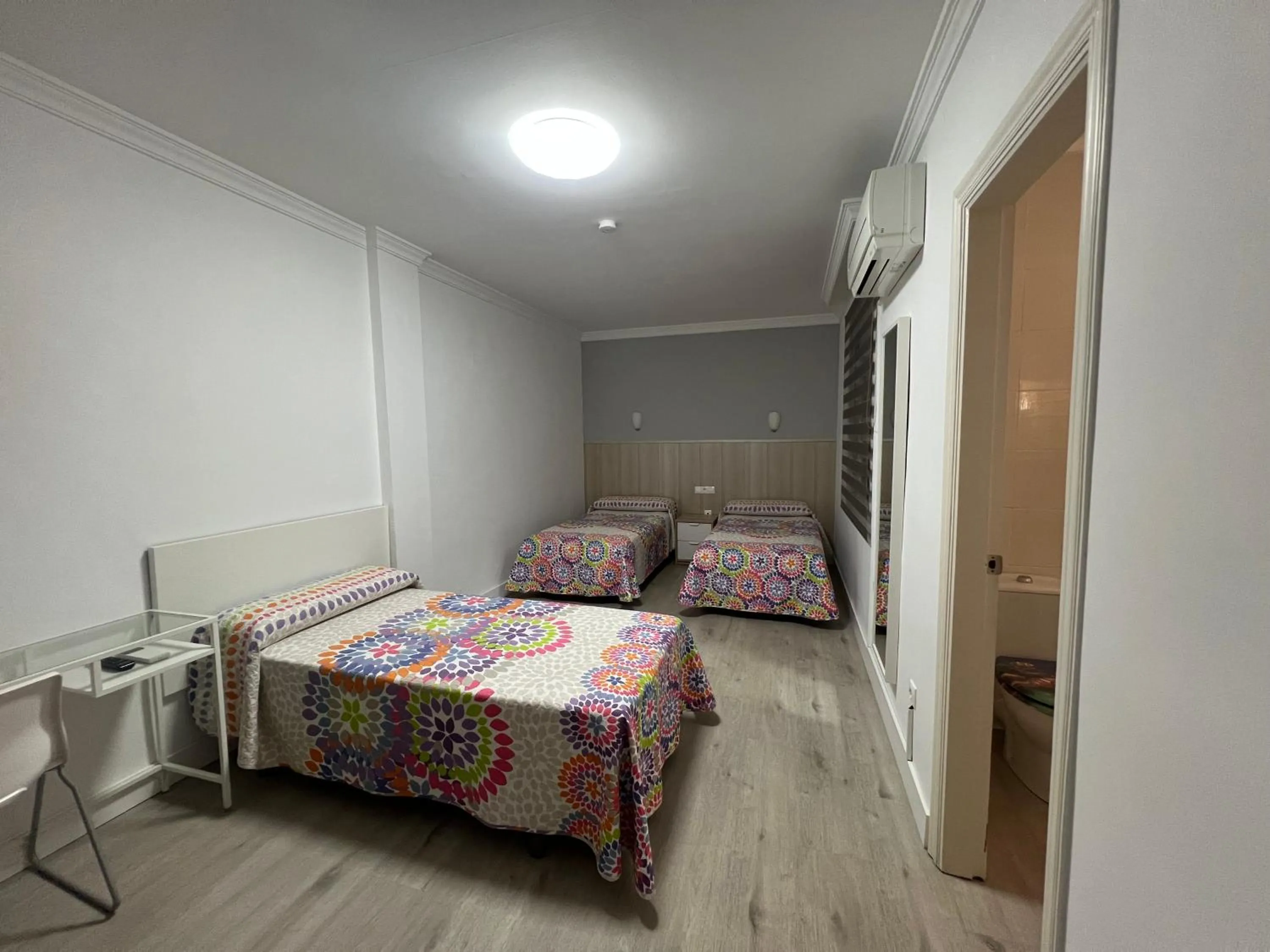 Bedroom, Bed in Hotel Dila