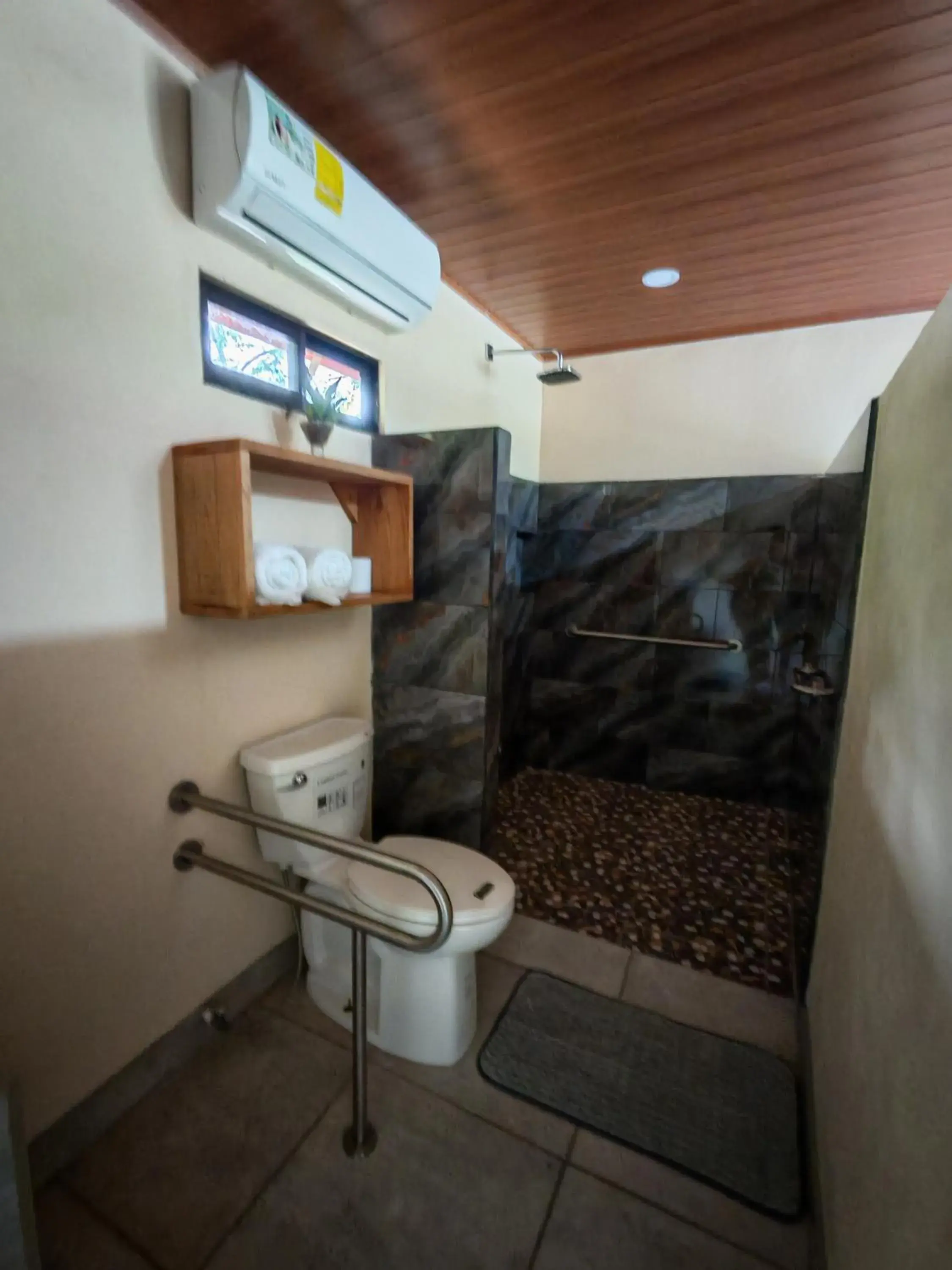 King Room - Disability Access in La Cuna Inn King Room - Disability Access in La Cuna Inn