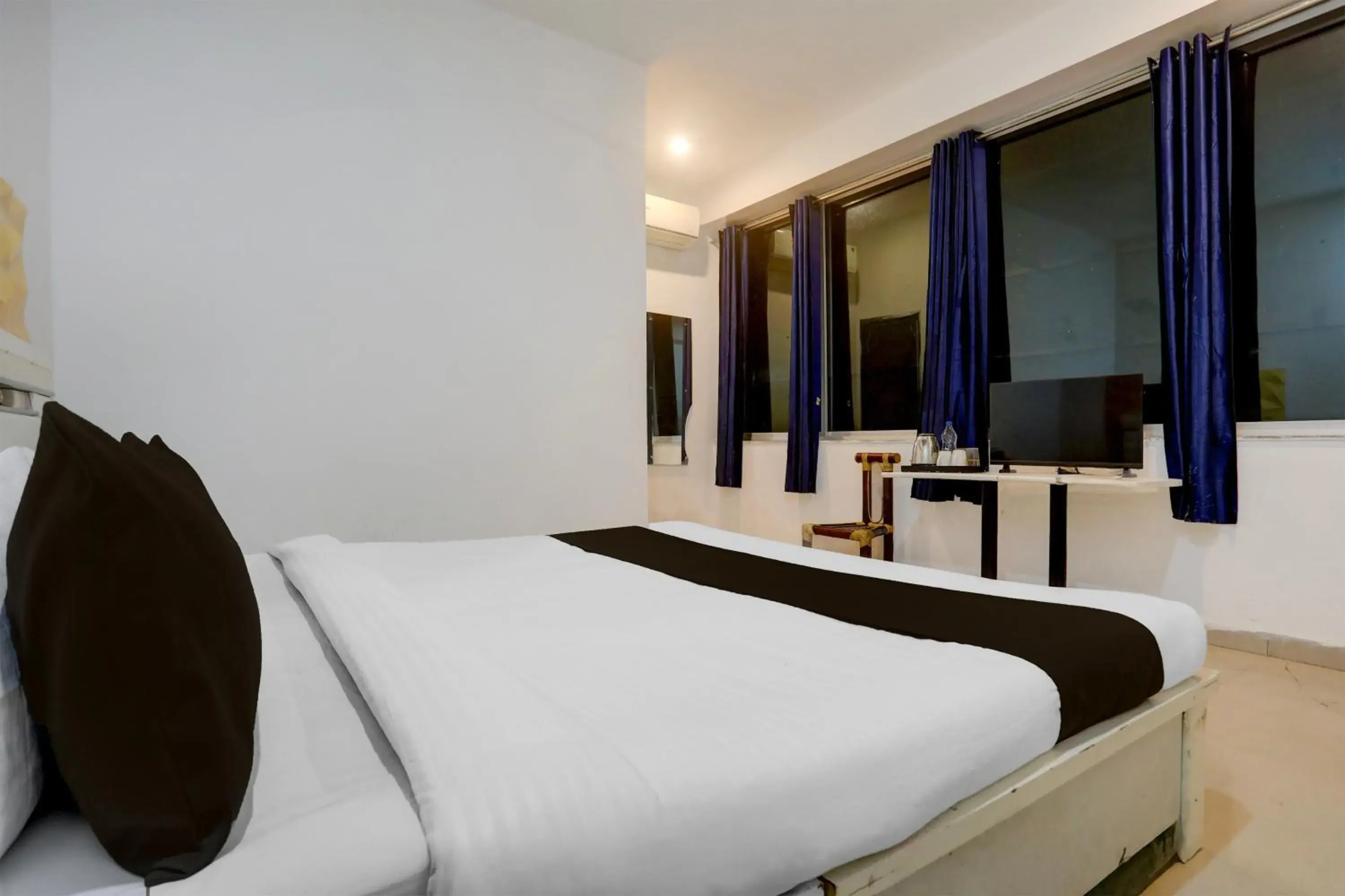 Classic Triple Room - single occupancy in Hotel O by OYO The Hunger Byte Resort Classic Triple Room - single occupancy in Hotel O by OYO The Hunger Byte Resort