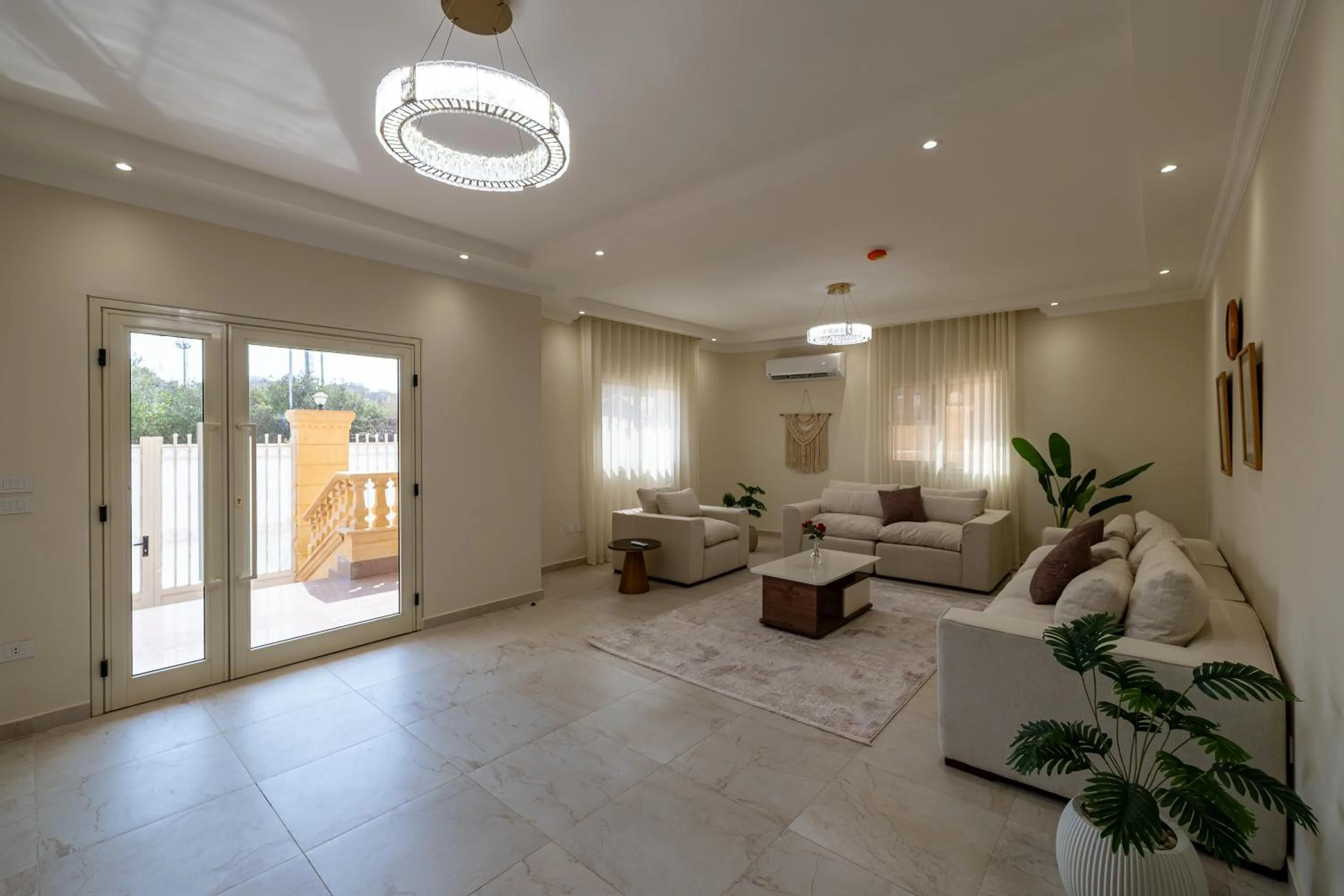 Welhome Stays Aparthotel