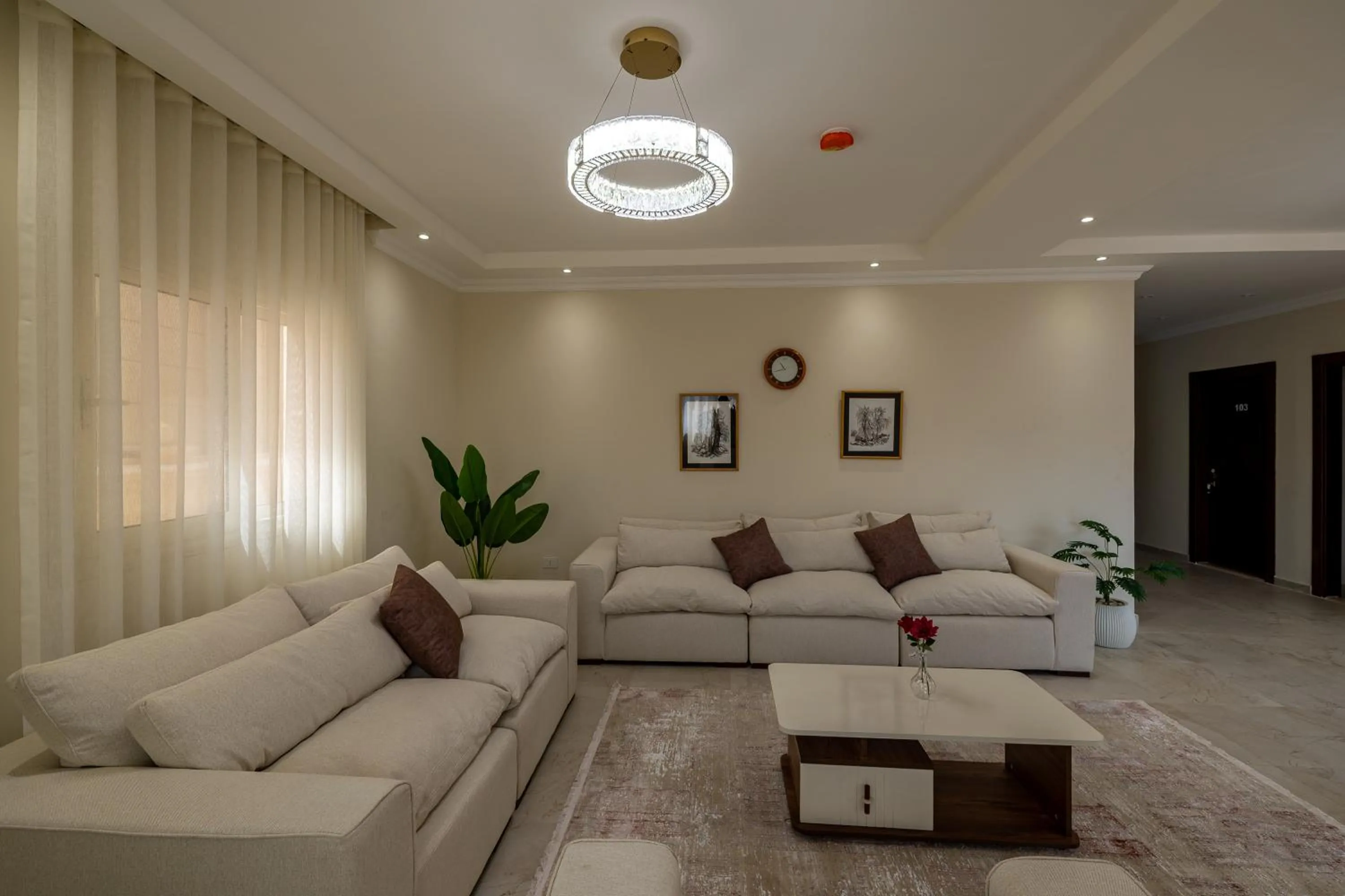 Welhome Stays Aparthotel