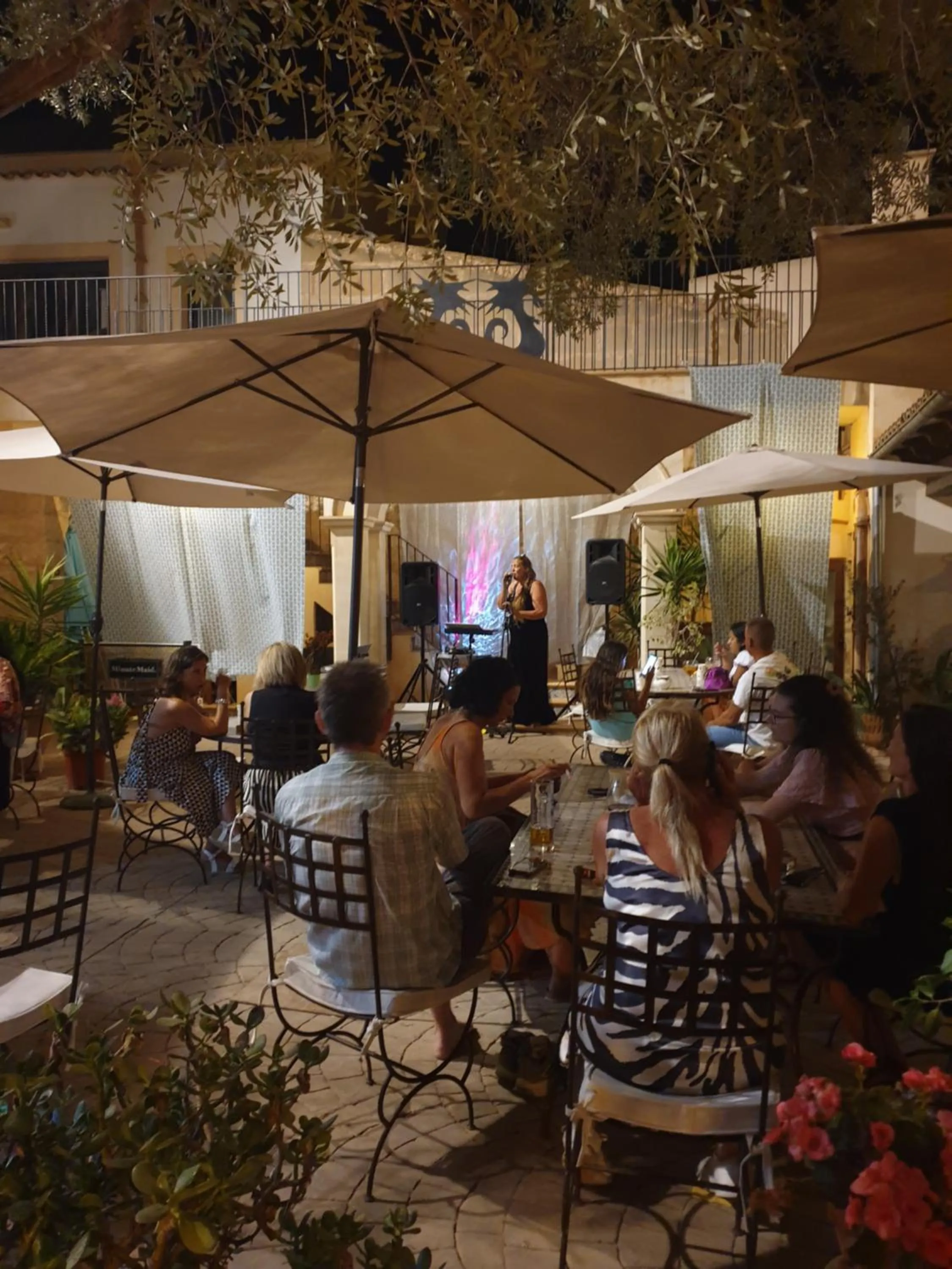 Patio in Hotel Segles - Turismo de Interior