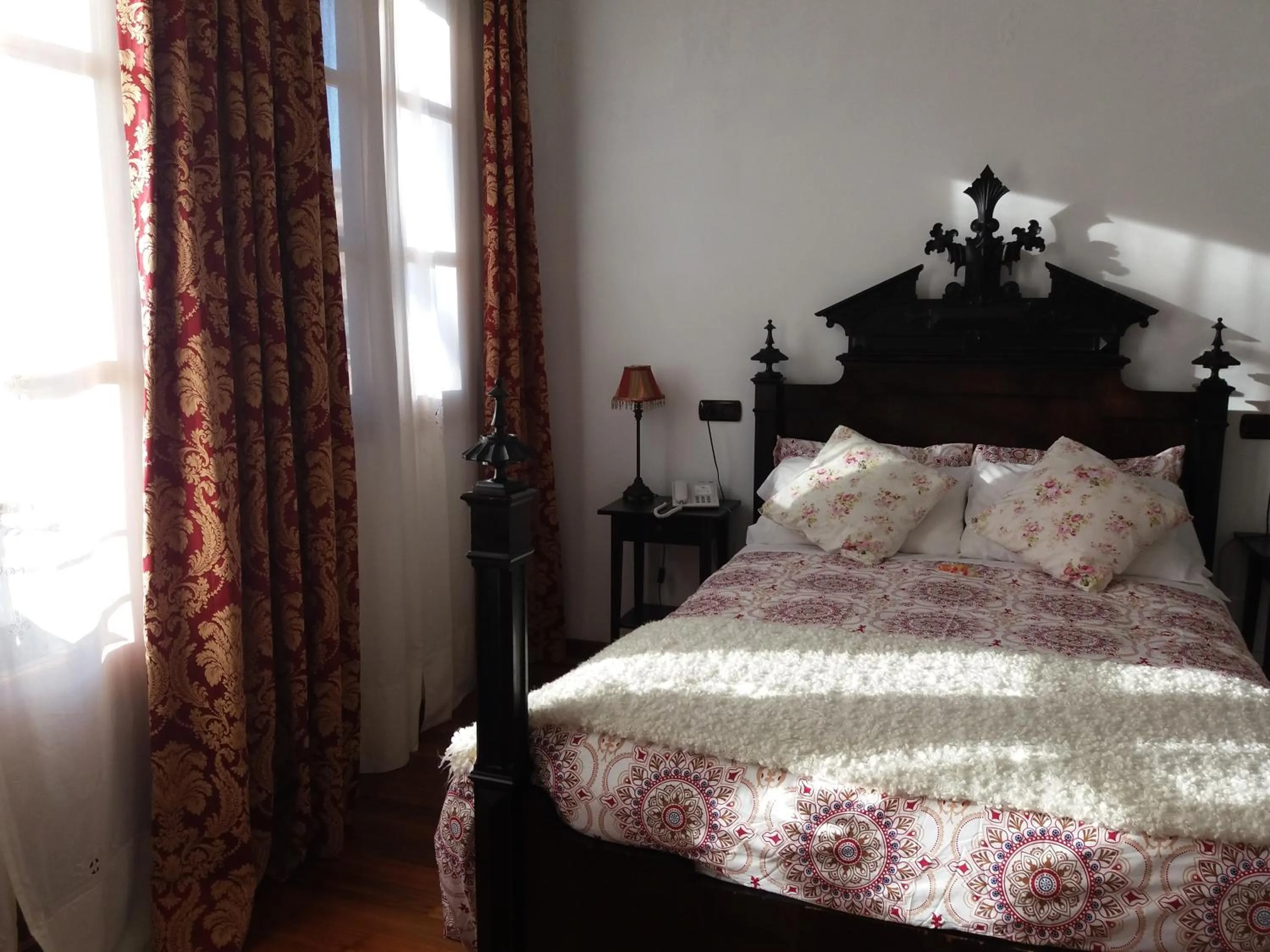 Patio, Bed in Hotel Segles - Turismo de Interior