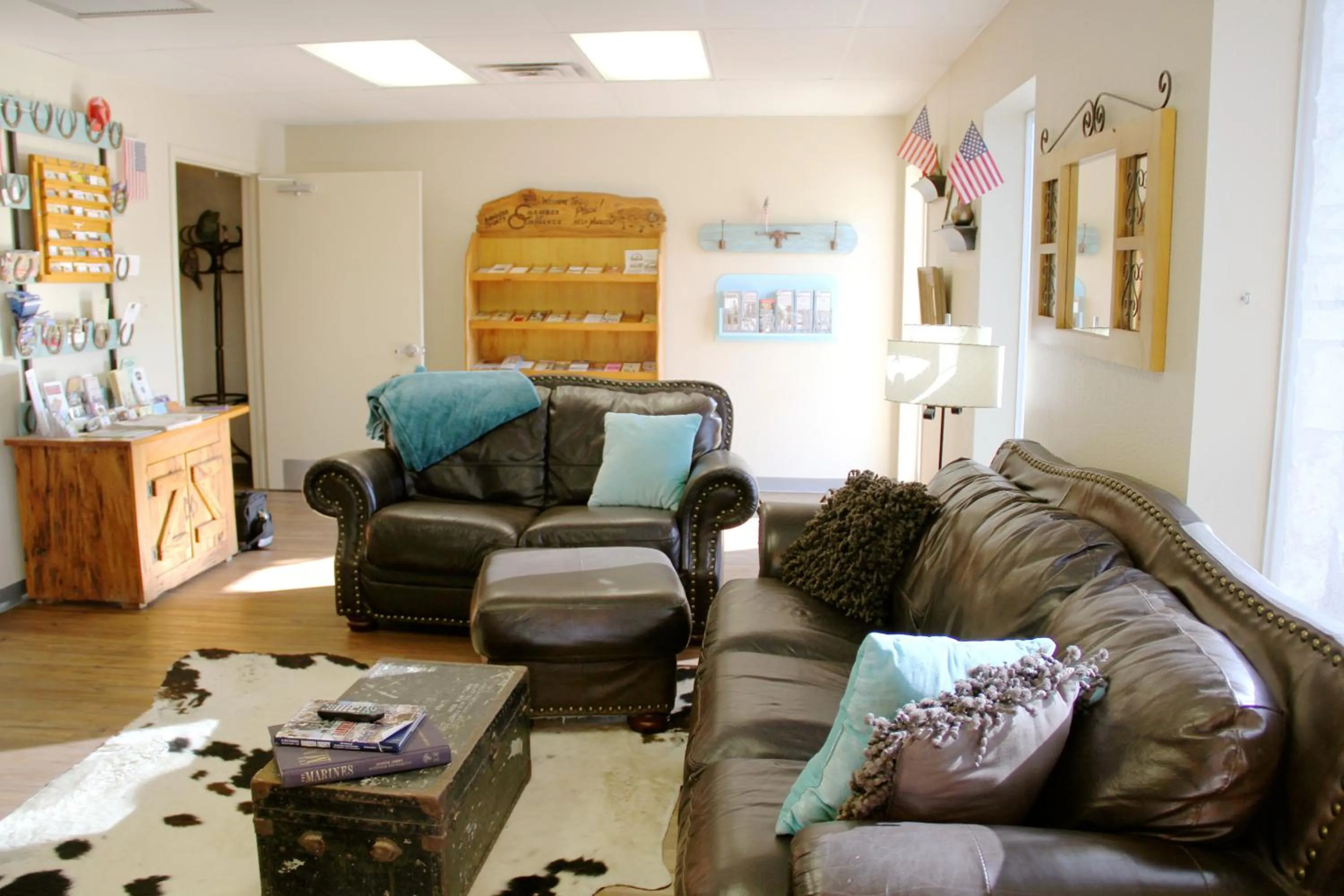 Communal lounge/ TV room in A Place to Stay Rooms