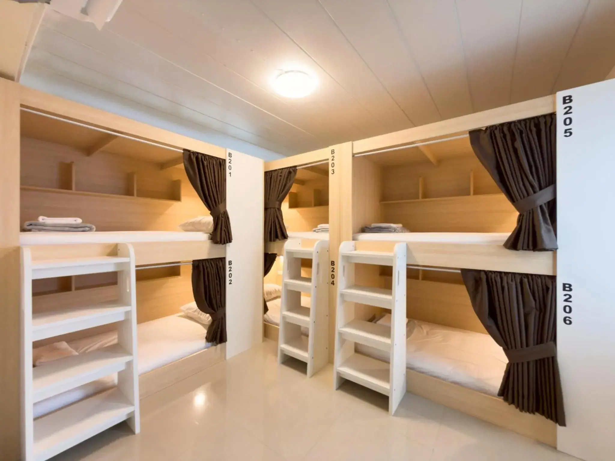 Bed in 6-Bed Female Dormitory Room in Monument Stay Bed in 6-Bed Female Dormitory Room in Monument Stay