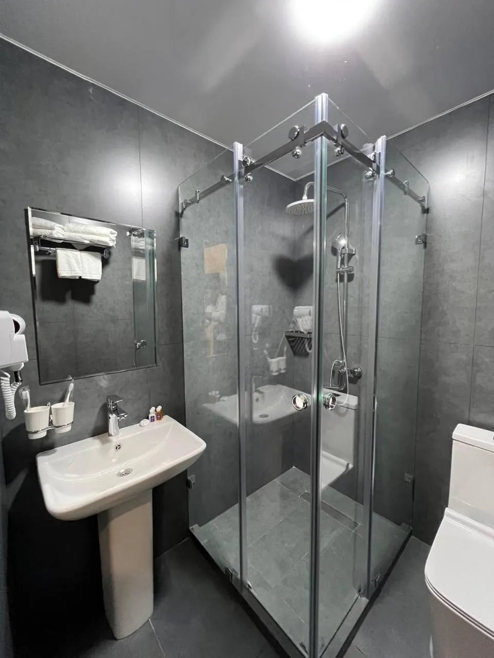 Shower in Shahristan Art Boutique Hotel