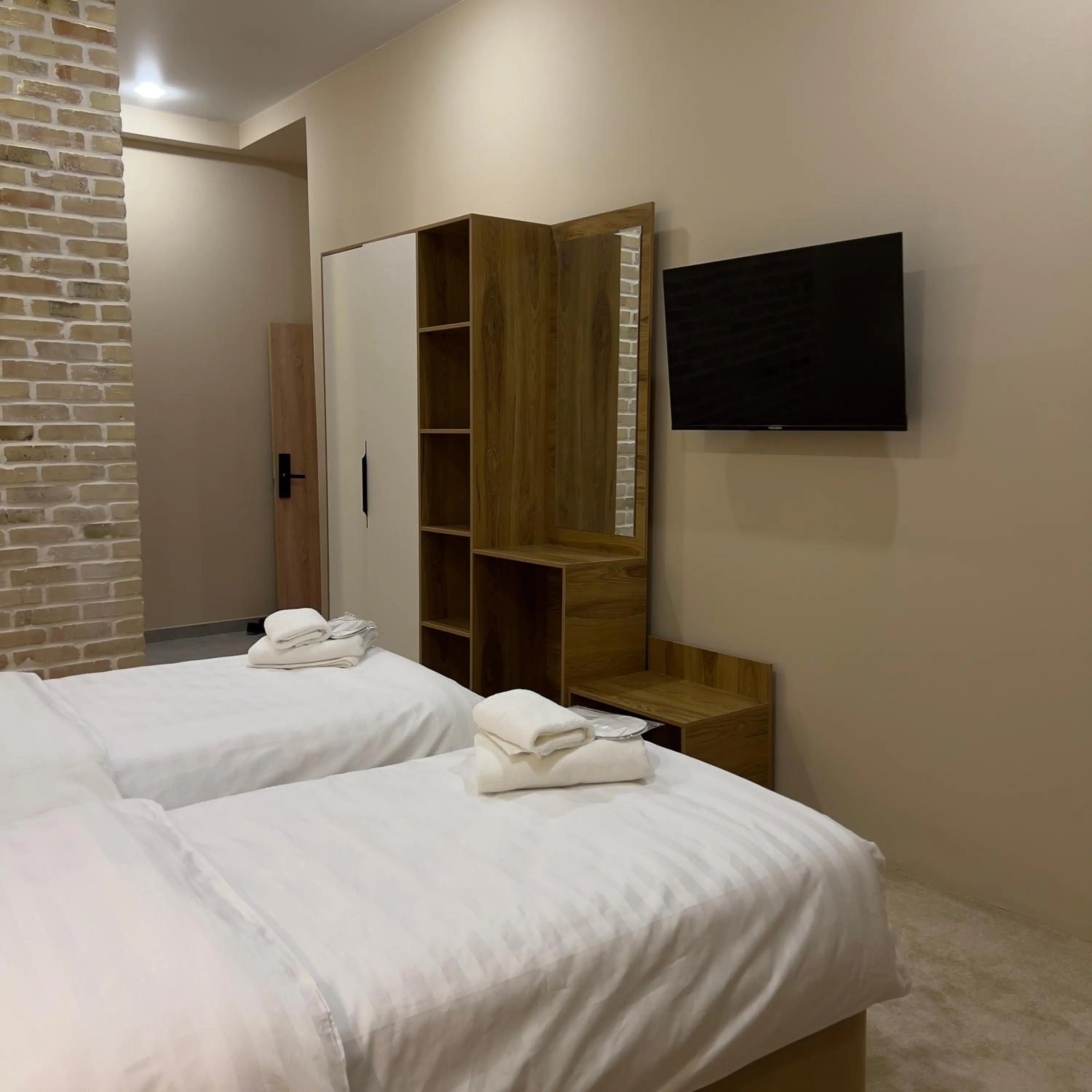 Photo of the whole room, Bed in Shahristan Art Boutique Hotel