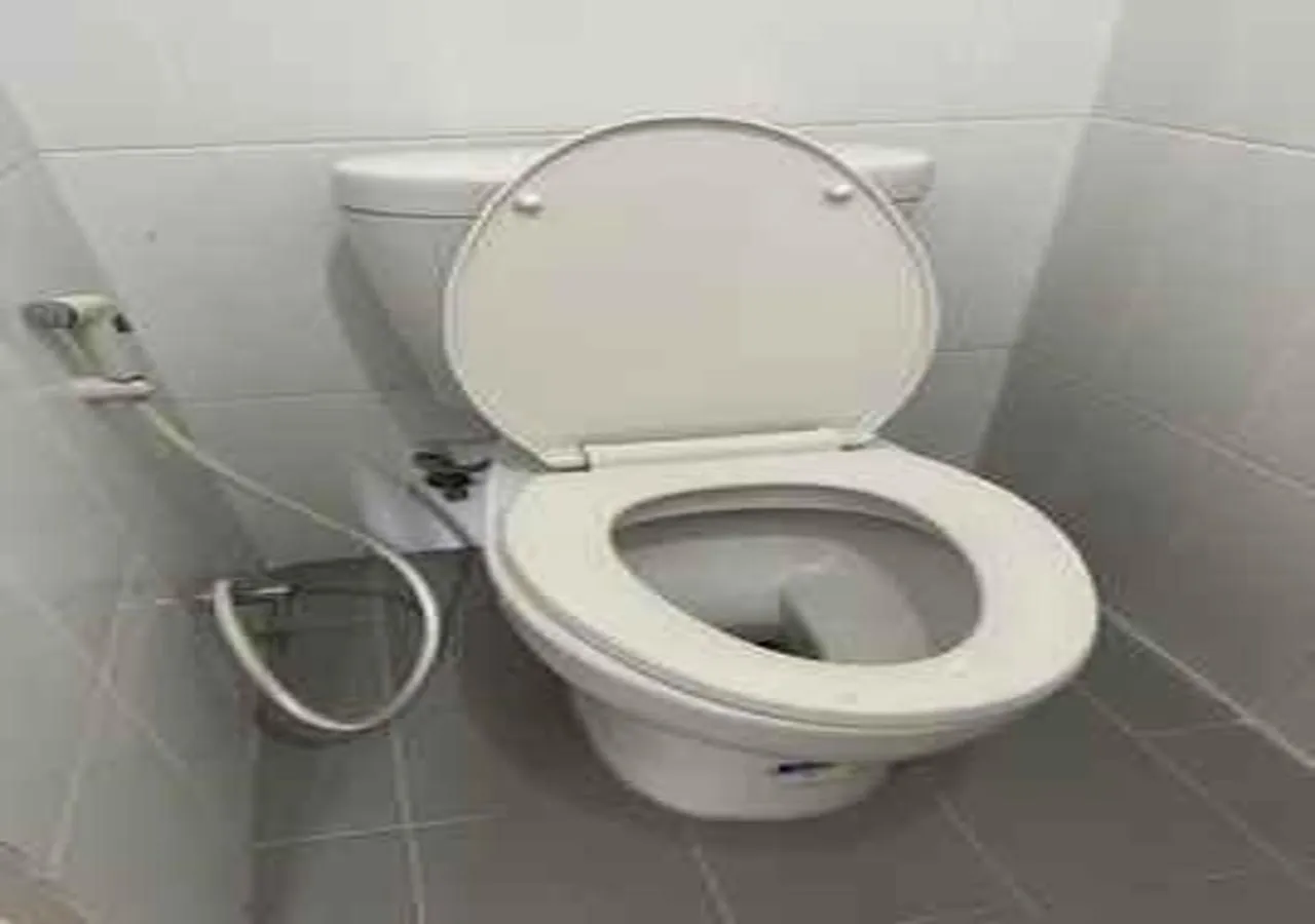 Toilet in Laguna Room at Apartment Grand Sentraland Karawang