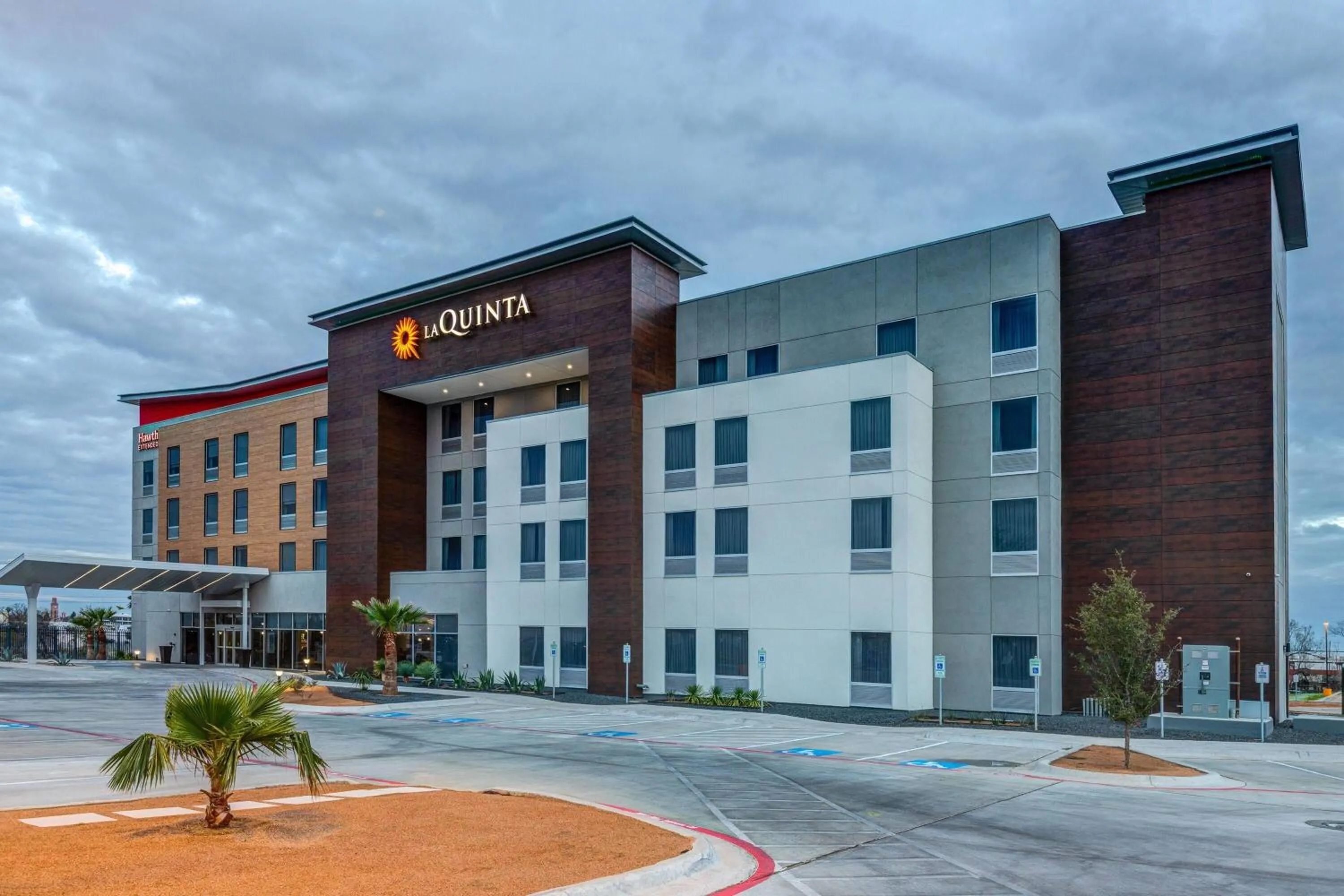 Property building in La Quinta Inn & Suites by Wyndham Eagle Pass