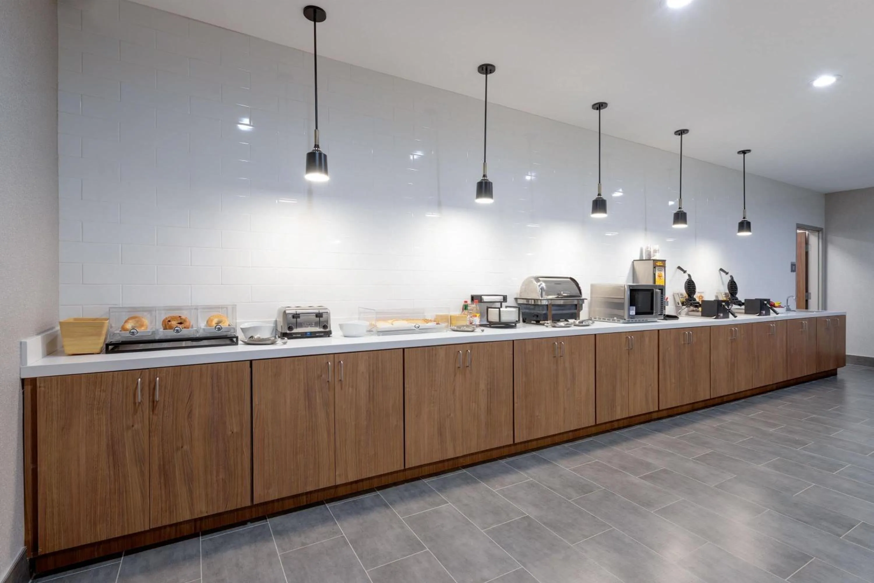 Breakfast in La Quinta Inn & Suites by Wyndham Eagle Pass