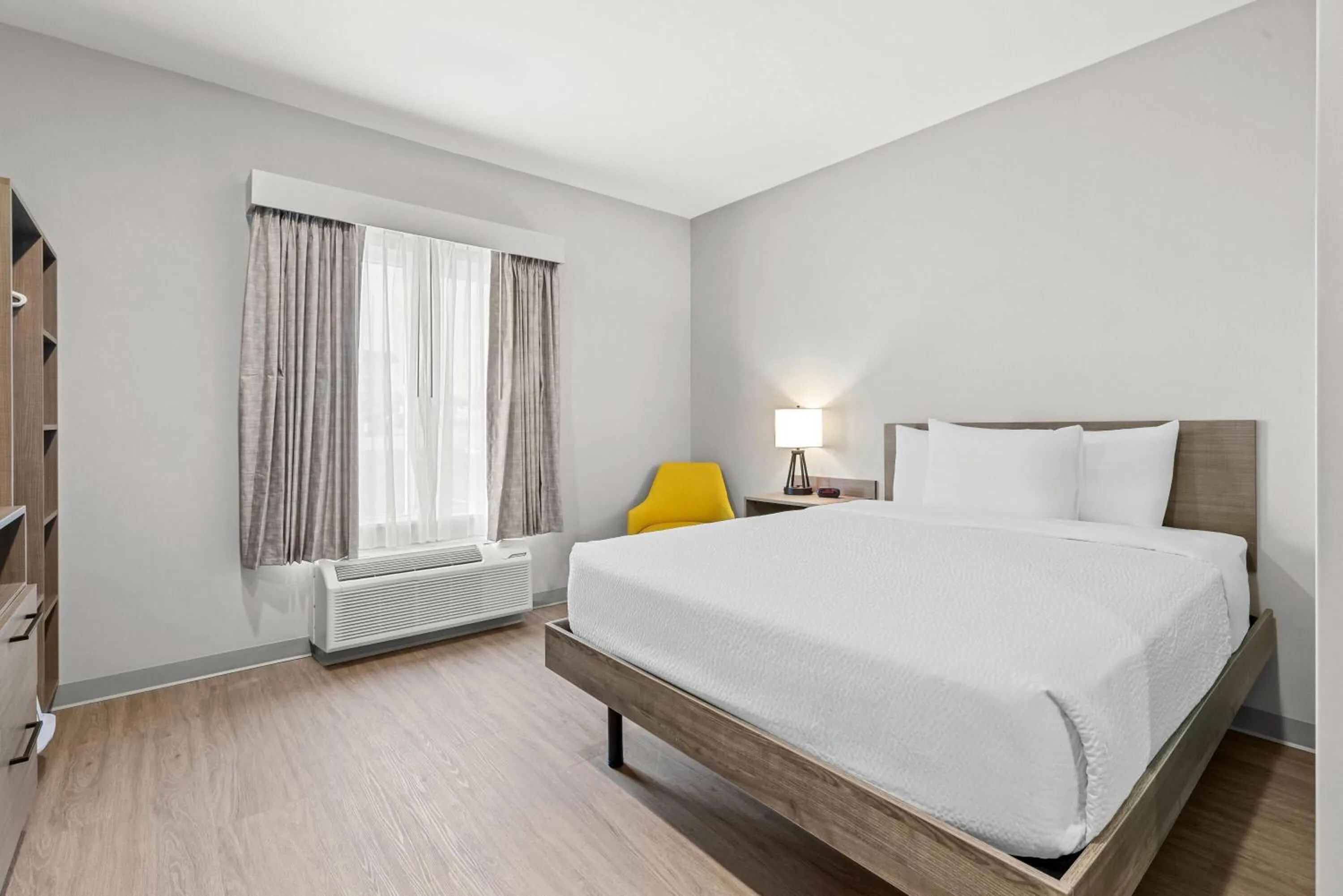 Photo of the whole room, Bed in Echo Suites Extended Stay by Wyndham Atlanta-Conyers