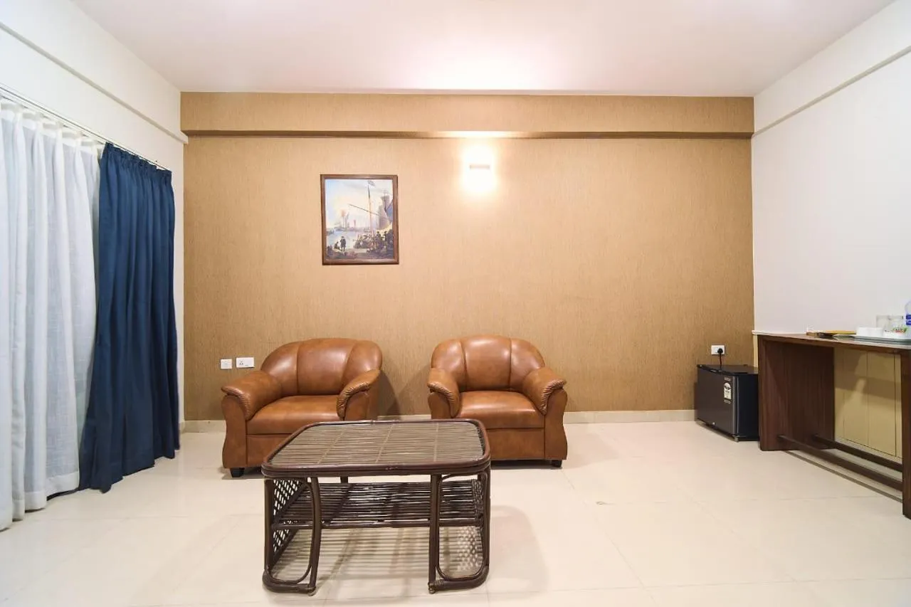 Deluxe Double or Twin Room with Balcony - single occupancy in Arama Suites