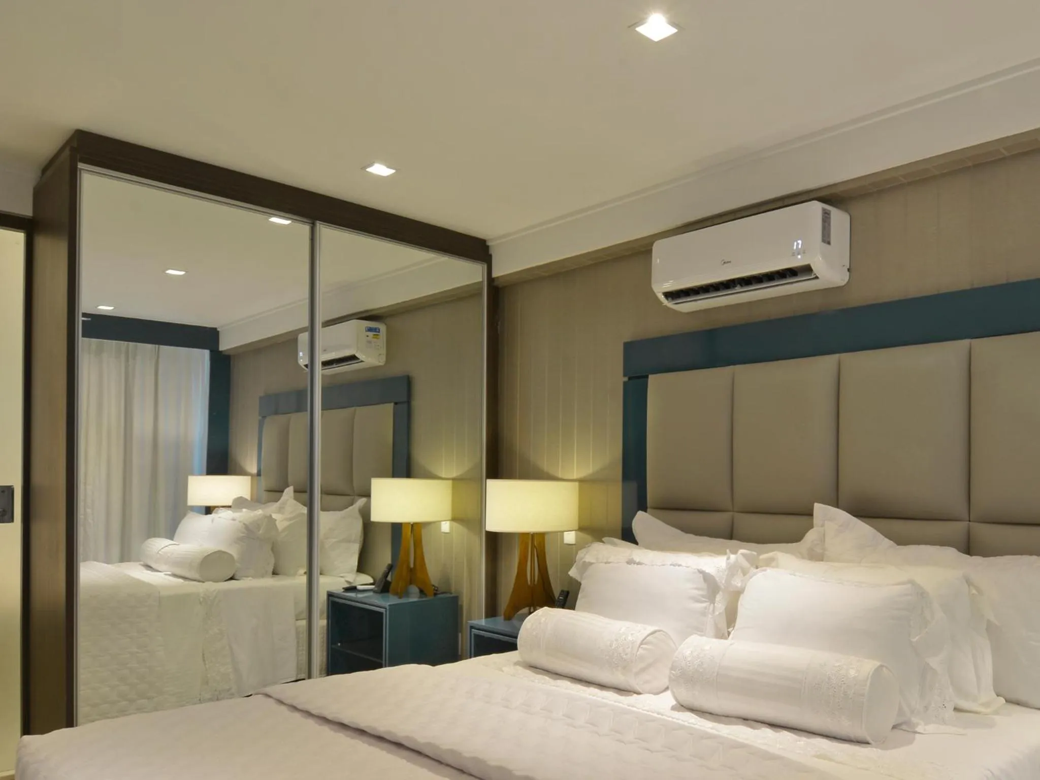 Photo of the whole room, Bed in Nord Luxxor Sapucaia