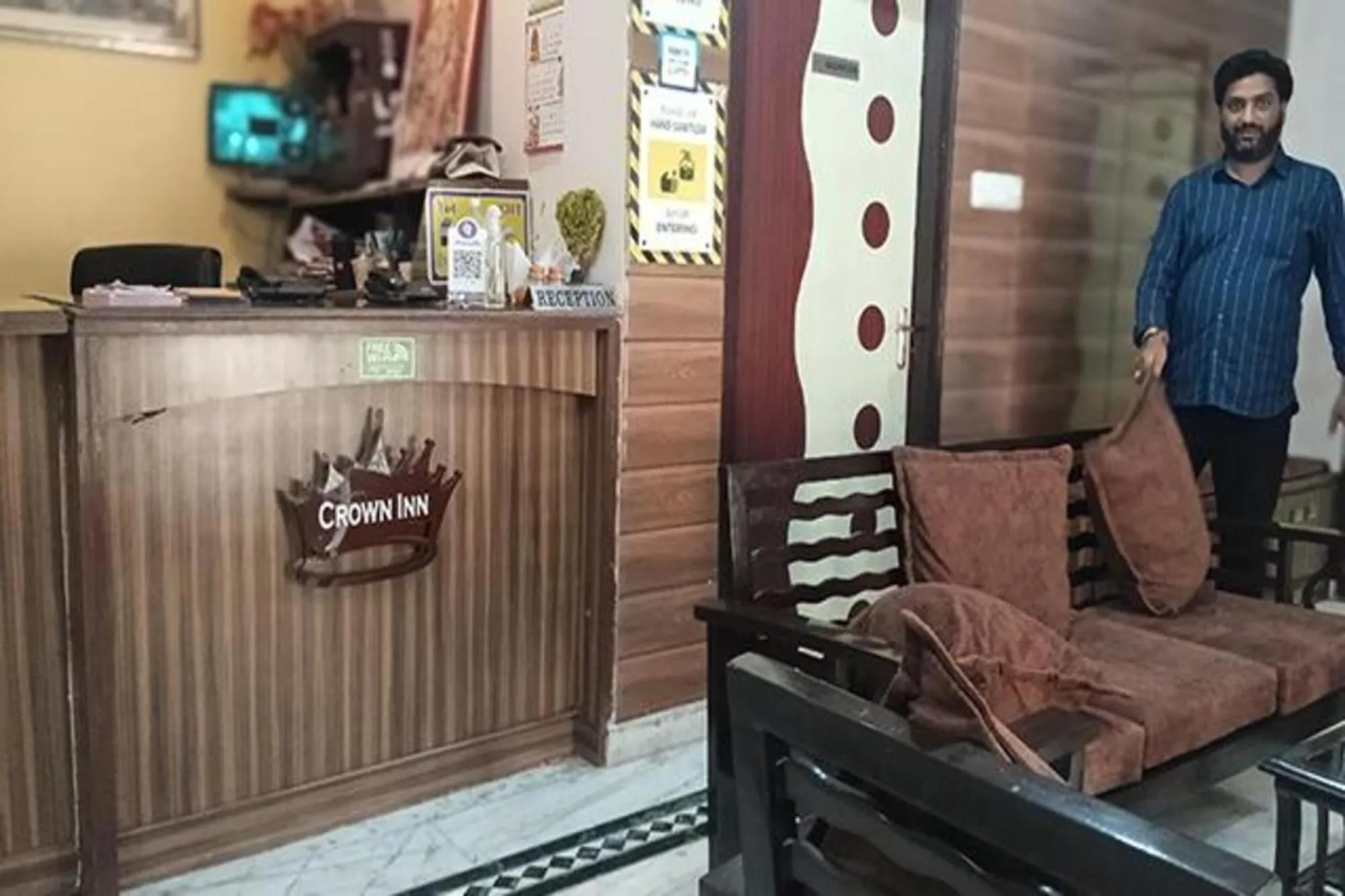 Lobby or reception in FabHotel Crown Inn