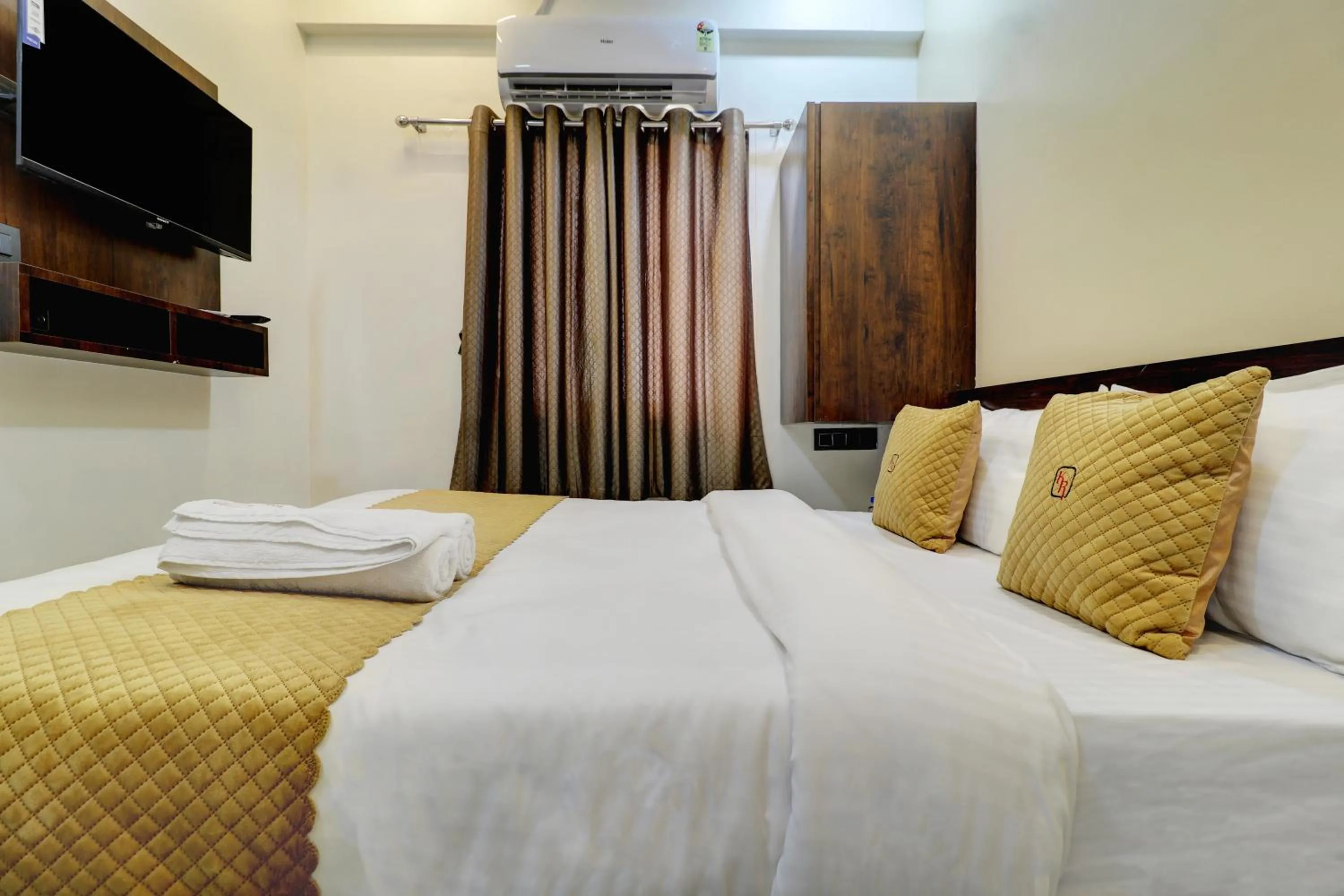 Bed in Krishna Residency