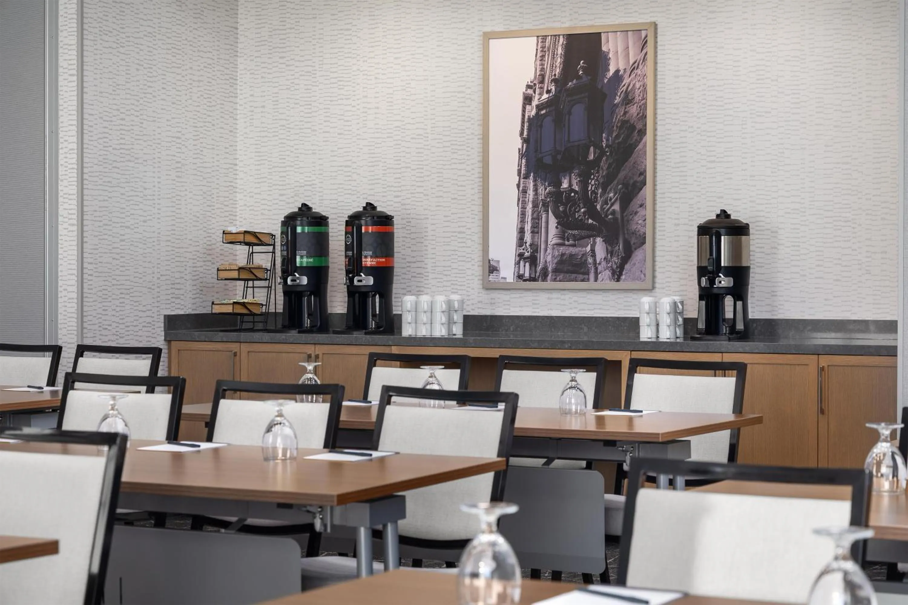 Meeting/conference room in Hyatt Place Toronto Airport