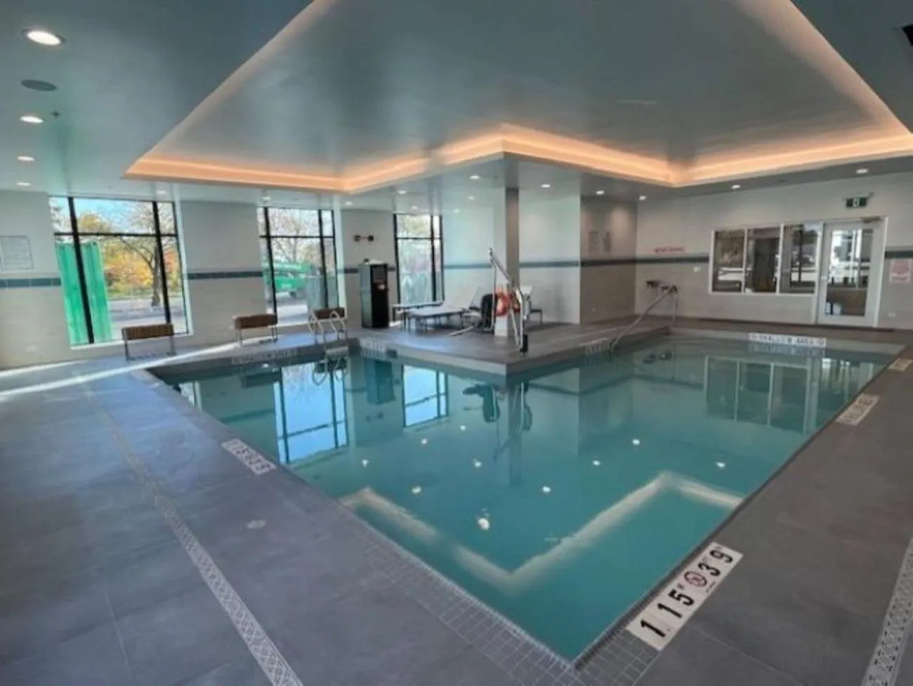 Swimming pool in Hyatt Place Toronto Airport