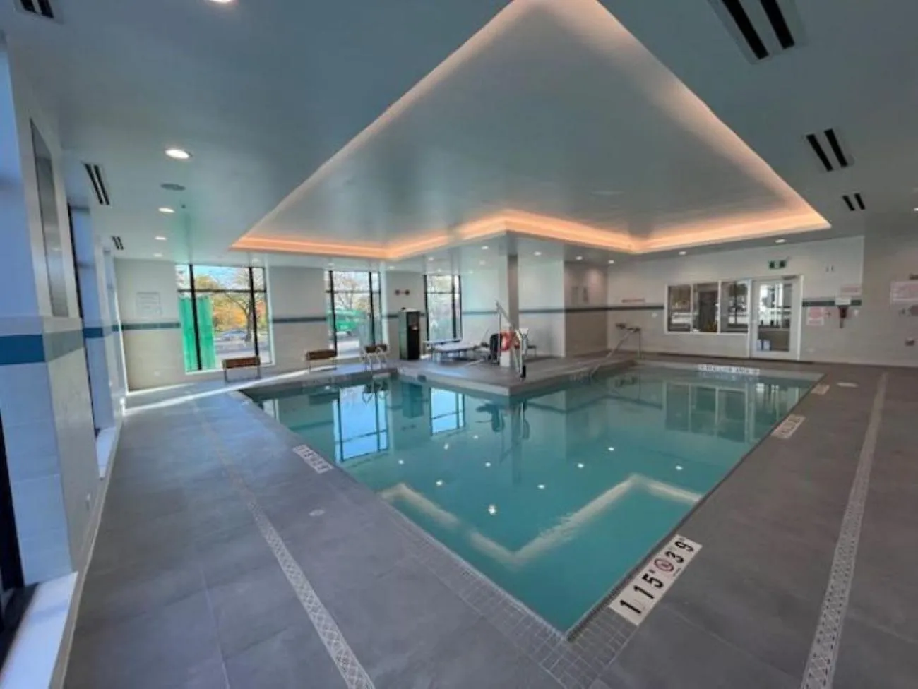 Swimming pool in Hyatt Place Toronto Airport