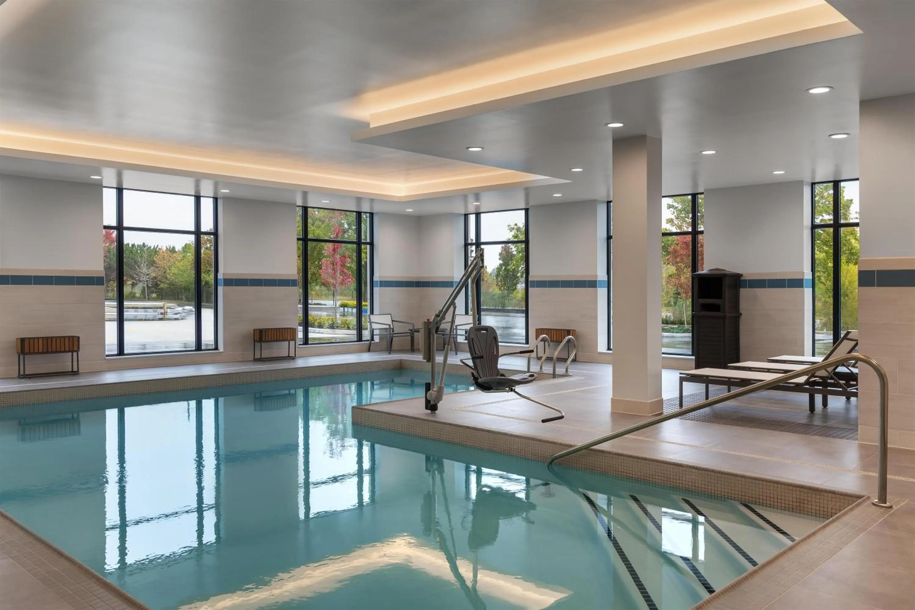 Swimming pool in Hyatt Place Toronto Airport