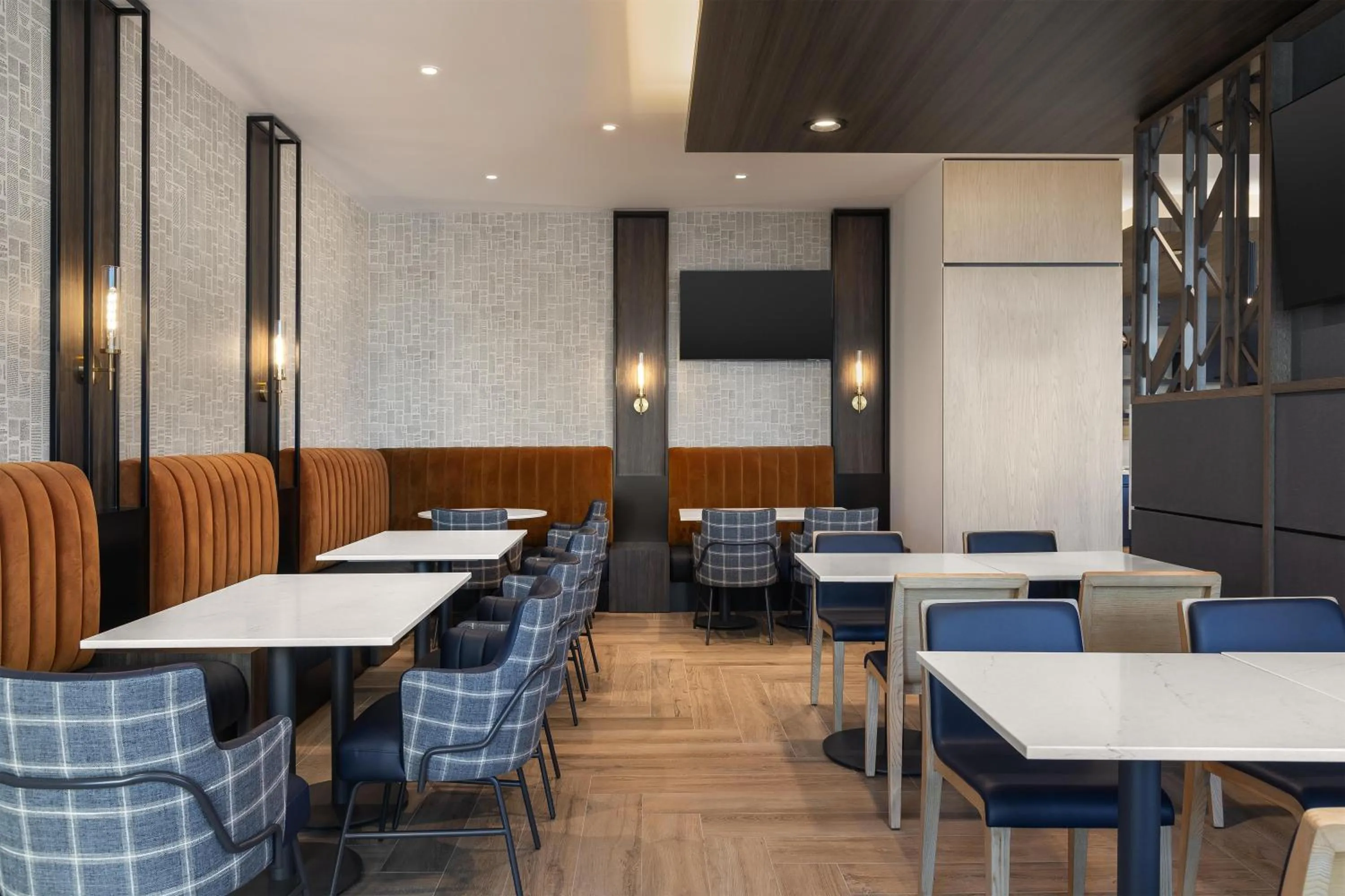 Restaurant/places to eat in Hyatt Place Toronto Airport