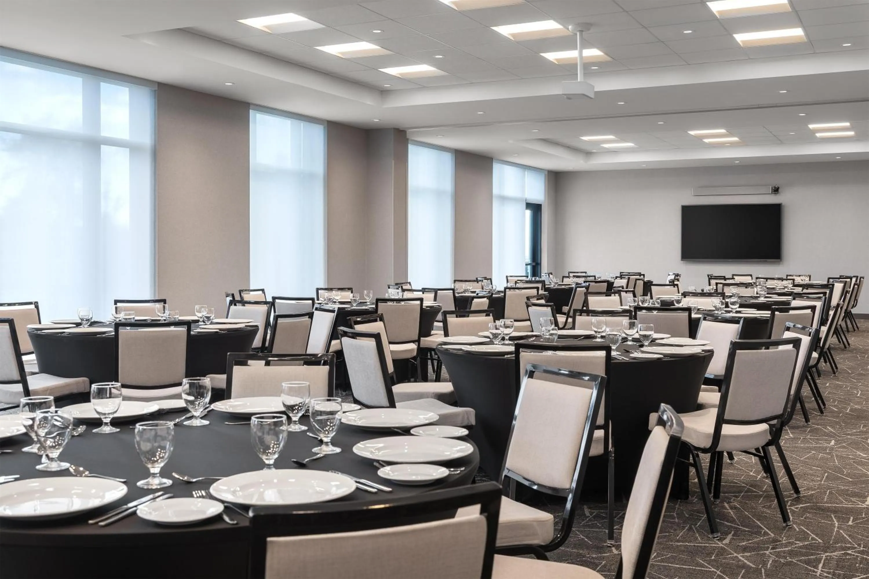 Meeting/conference room in Hyatt Place Toronto Airport