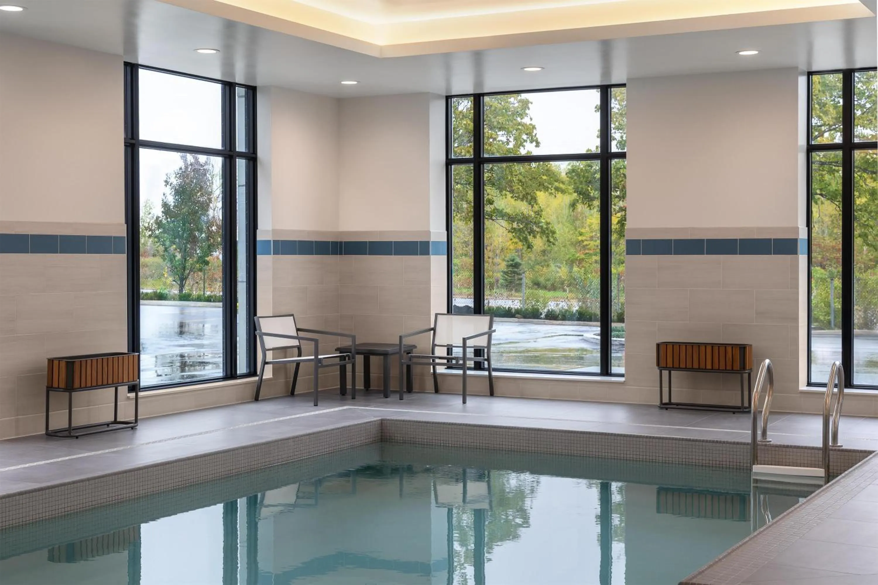 Swimming pool in Hyatt Place Toronto Airport