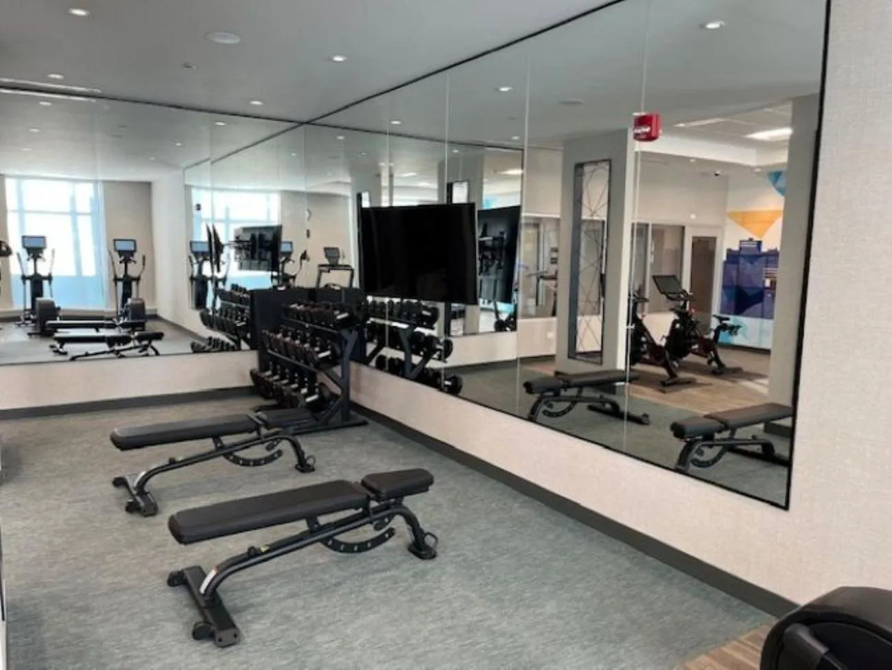 Fitness centre/facilities in Hyatt Place Toronto Airport