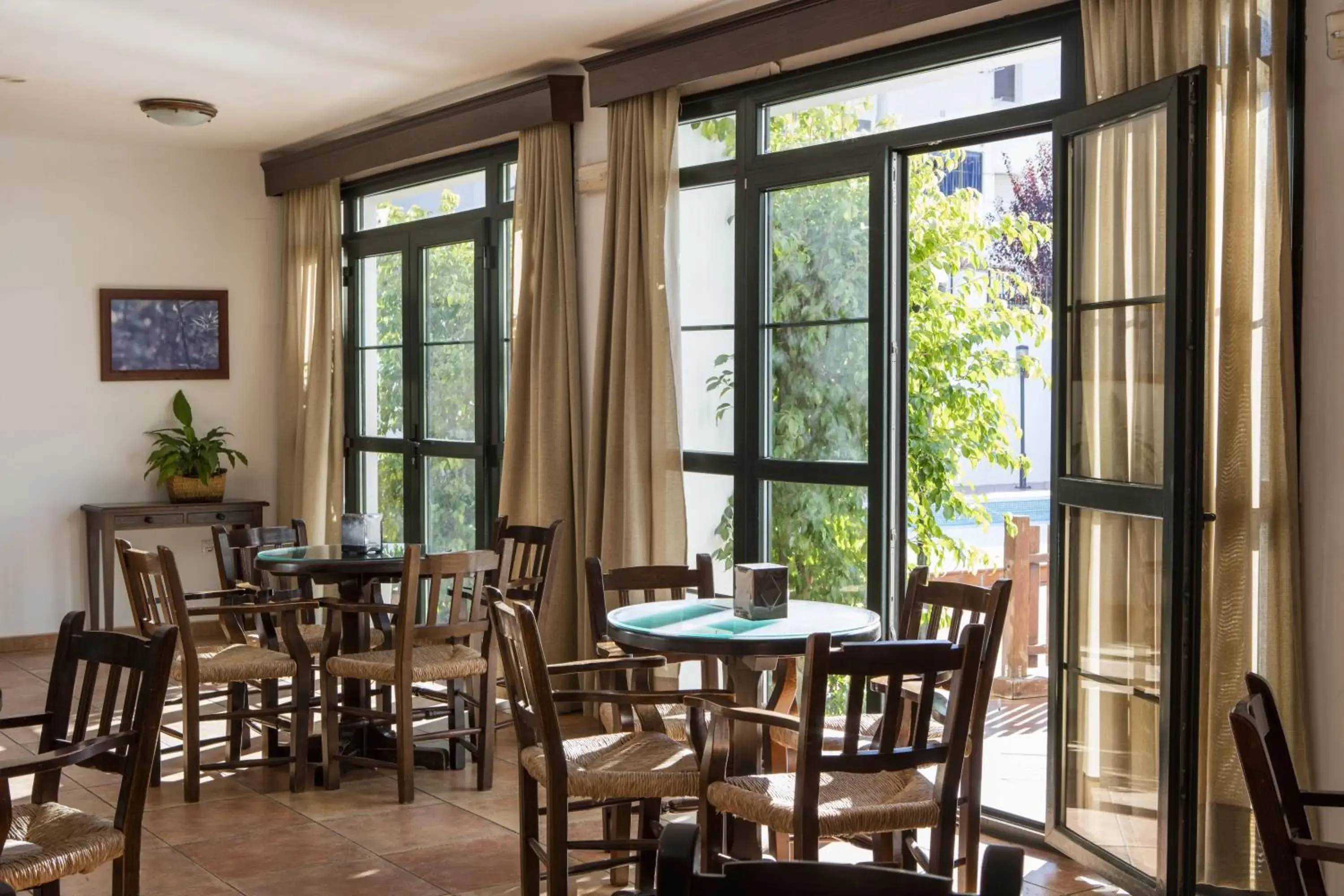 Restaurant/places to eat in Hotel Tugasa Sierra y Cal Restaurant/places to eat in Hotel Tugasa Sierra y Cal