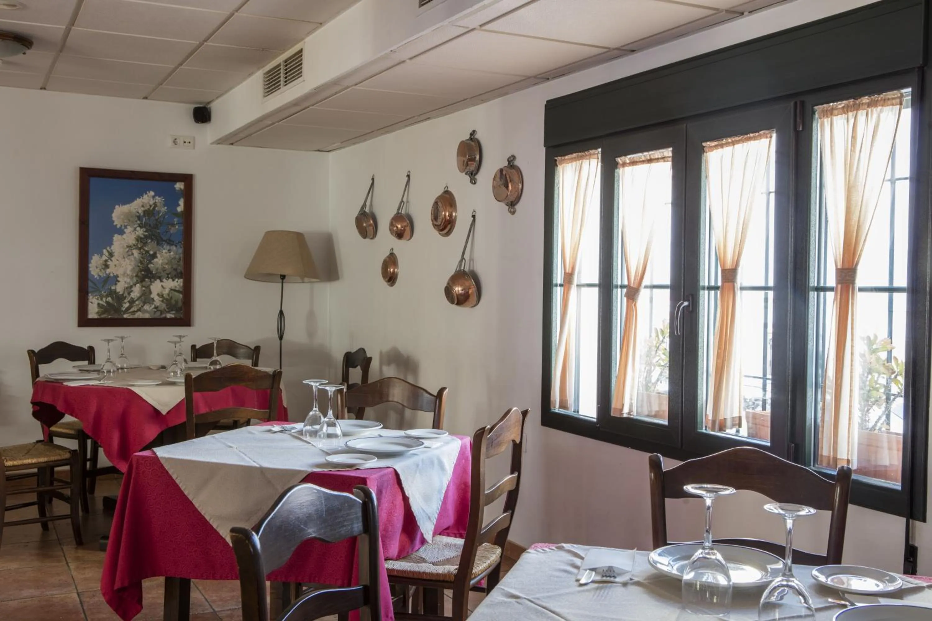 Restaurant/places to eat in Hotel Tugasa Sierra y Cal