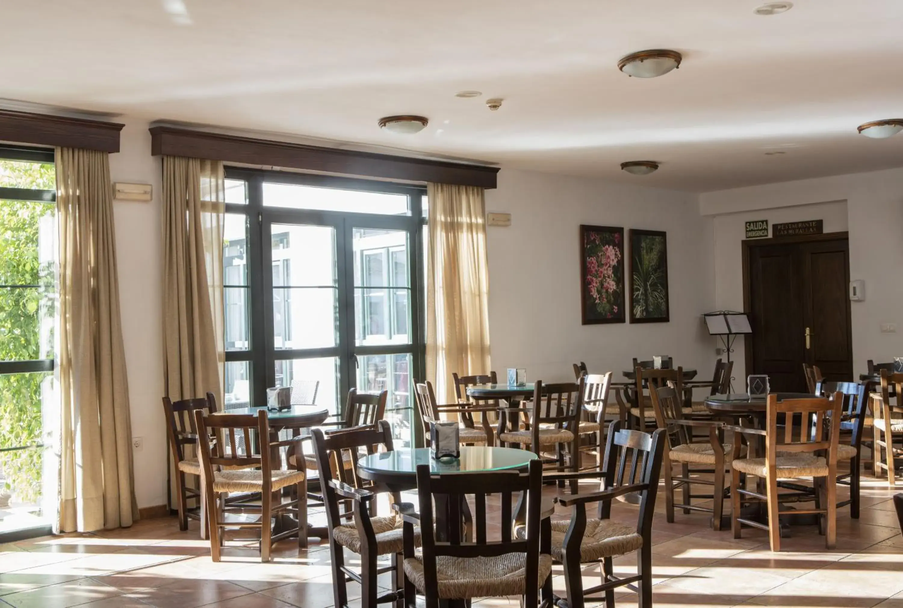 Restaurant/places to eat in Hotel Tugasa Sierra y Cal Restaurant/places to eat in Hotel Tugasa Sierra y Cal